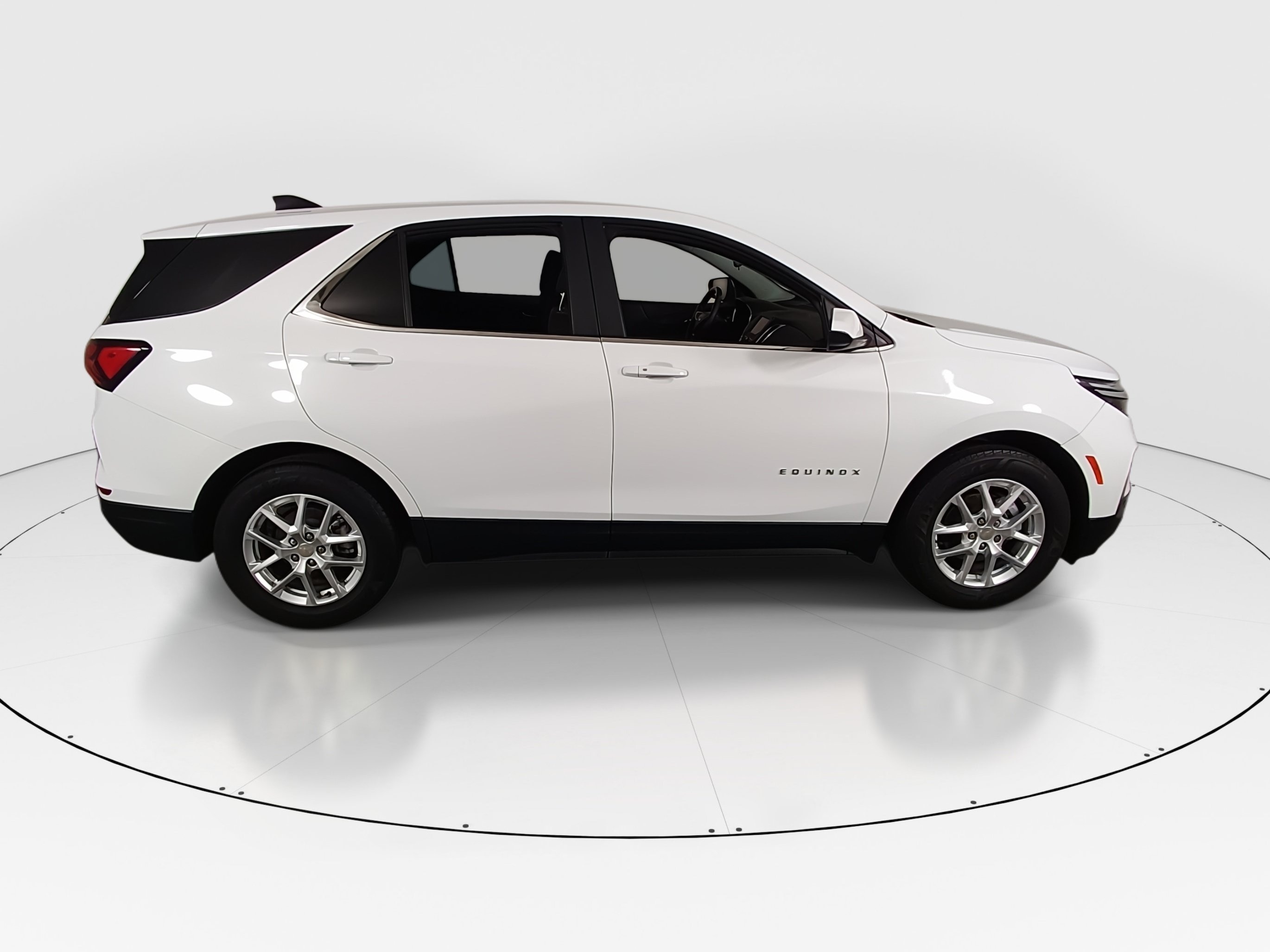 2024 Chevrolet Equinox LT - Photo 8