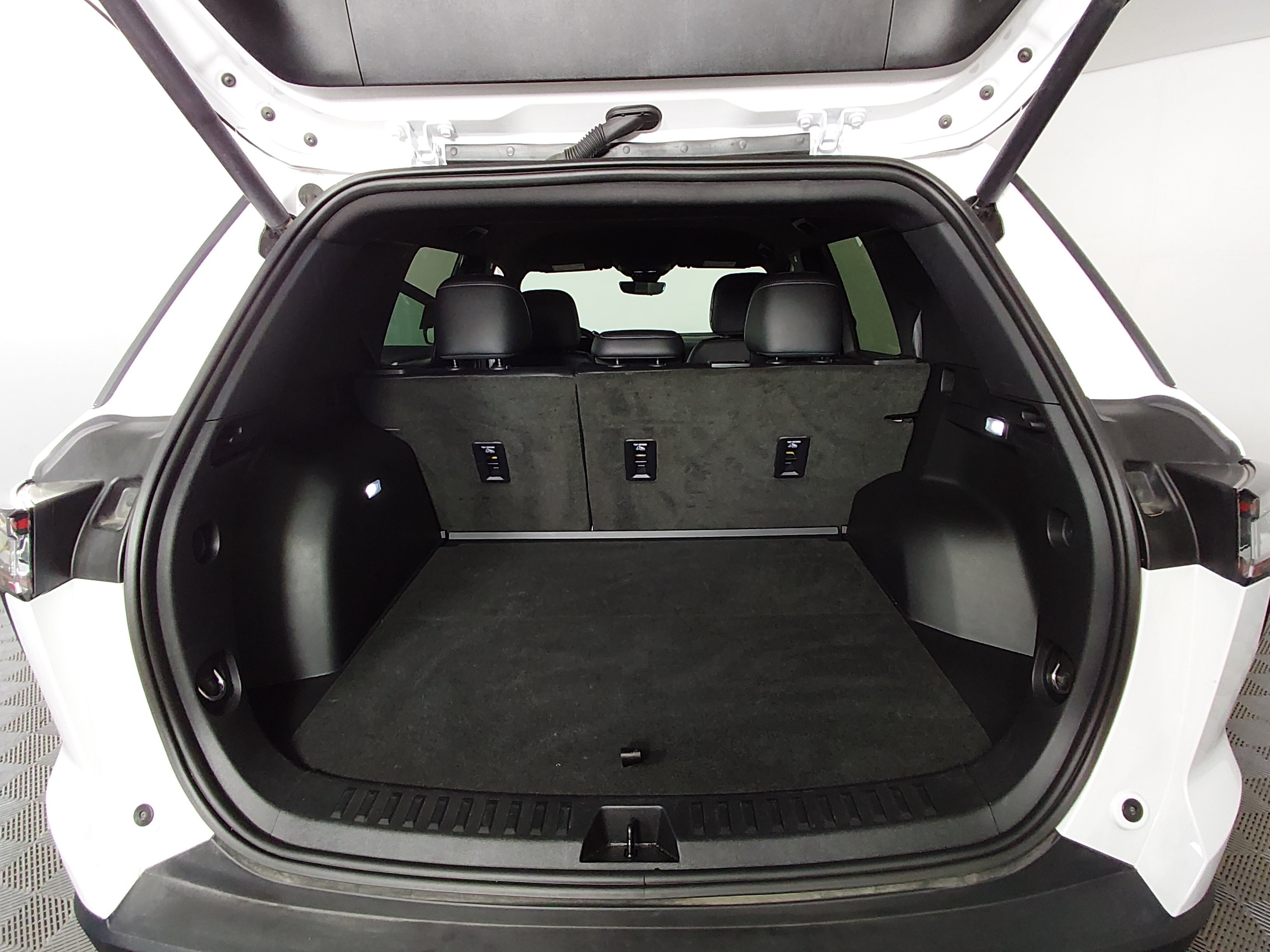 2025 Chevrolet Equinox LT - Photo 11