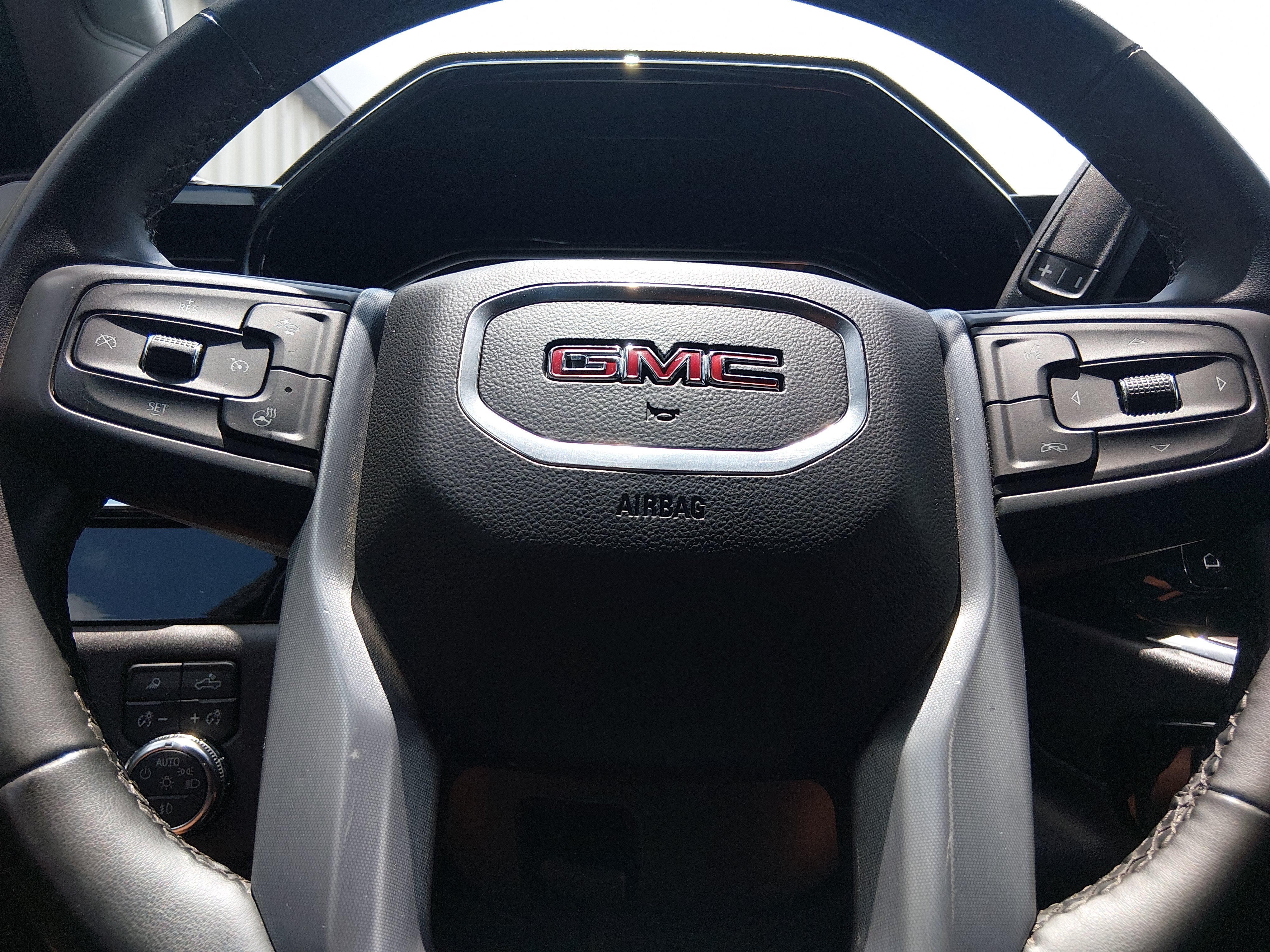 2024 GMC Sierra 1500 SLT - Photo 12