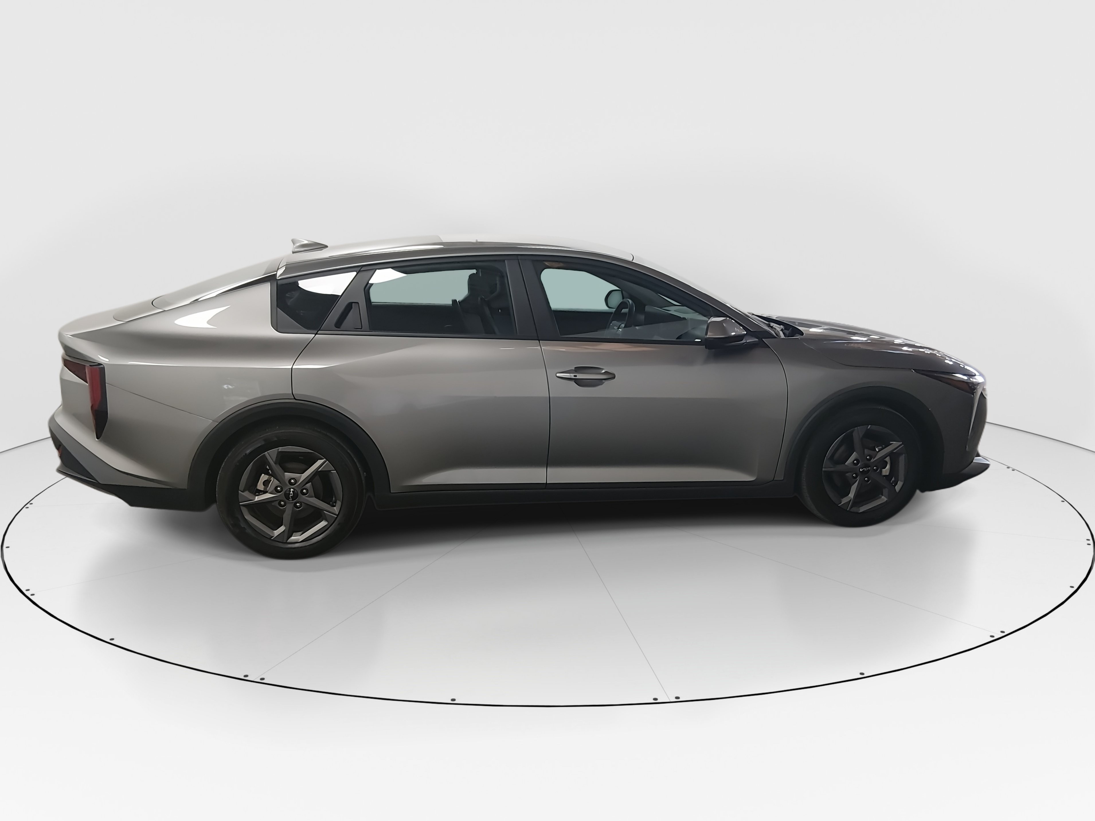 2025 Kia K4 LXS - Photo 8