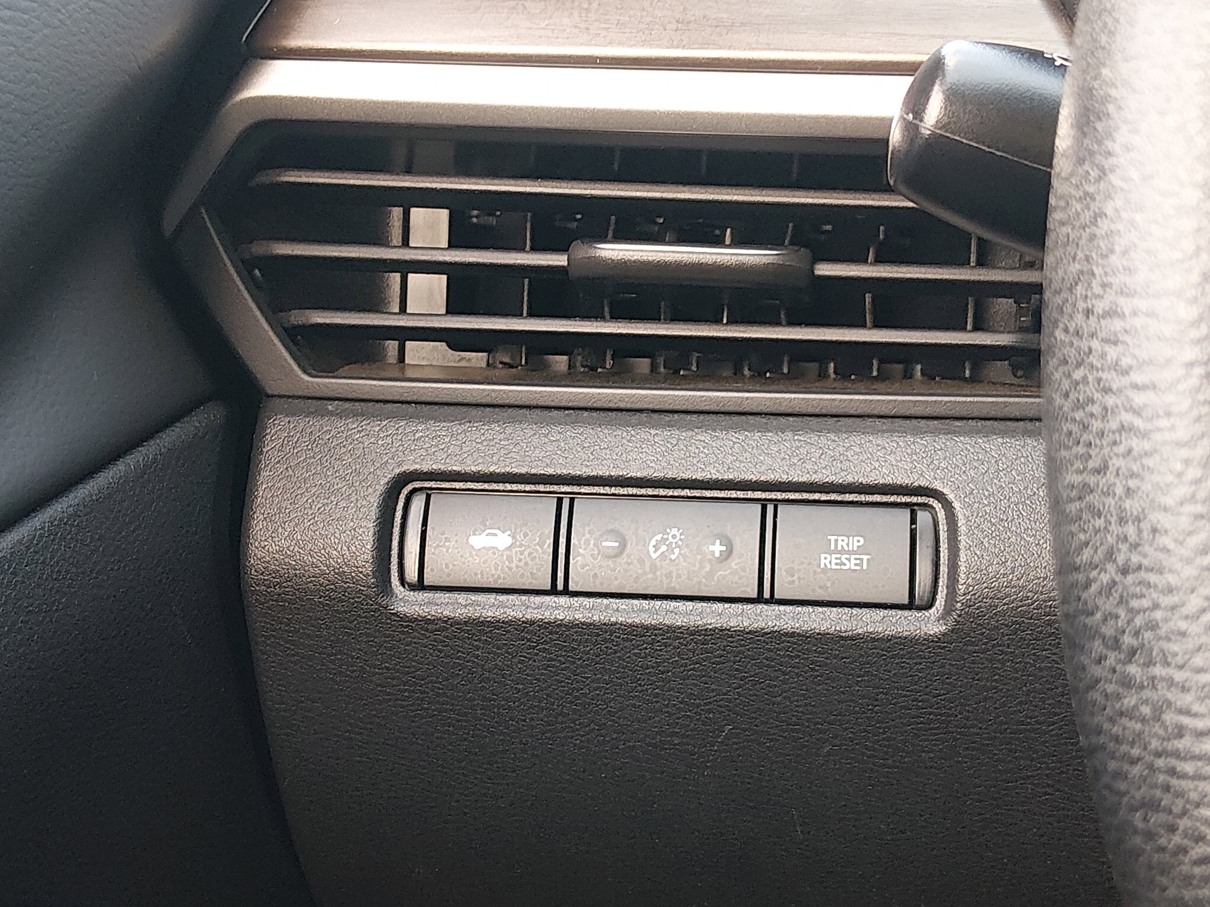 2024 Nissan Altima SV - Photo 13