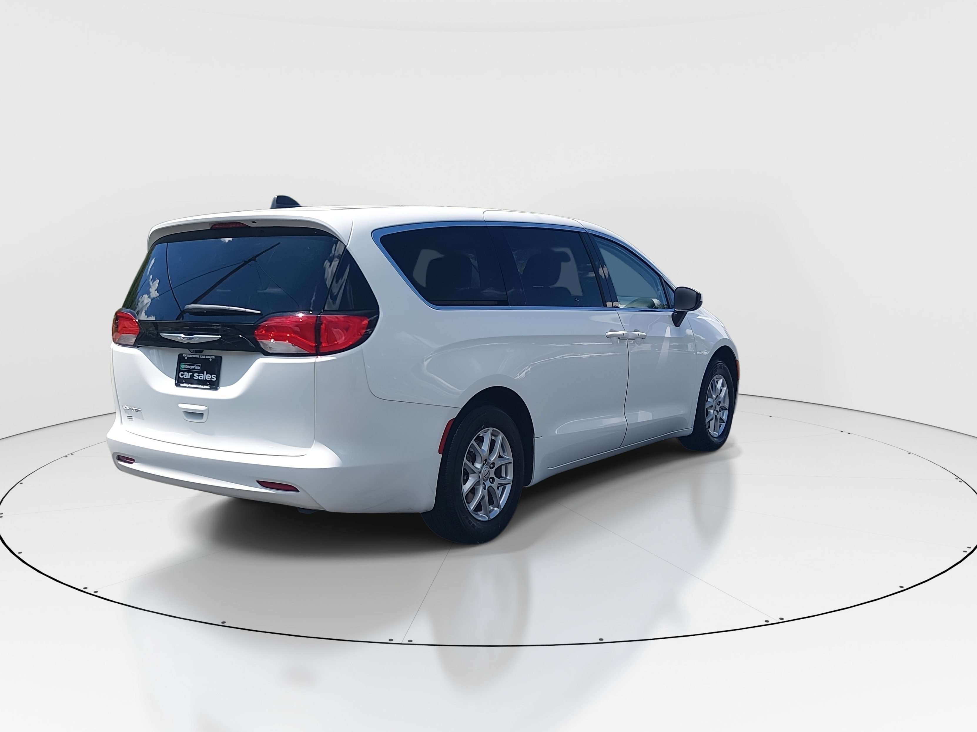 2023 Chrysler Voyager LX - Photo 7