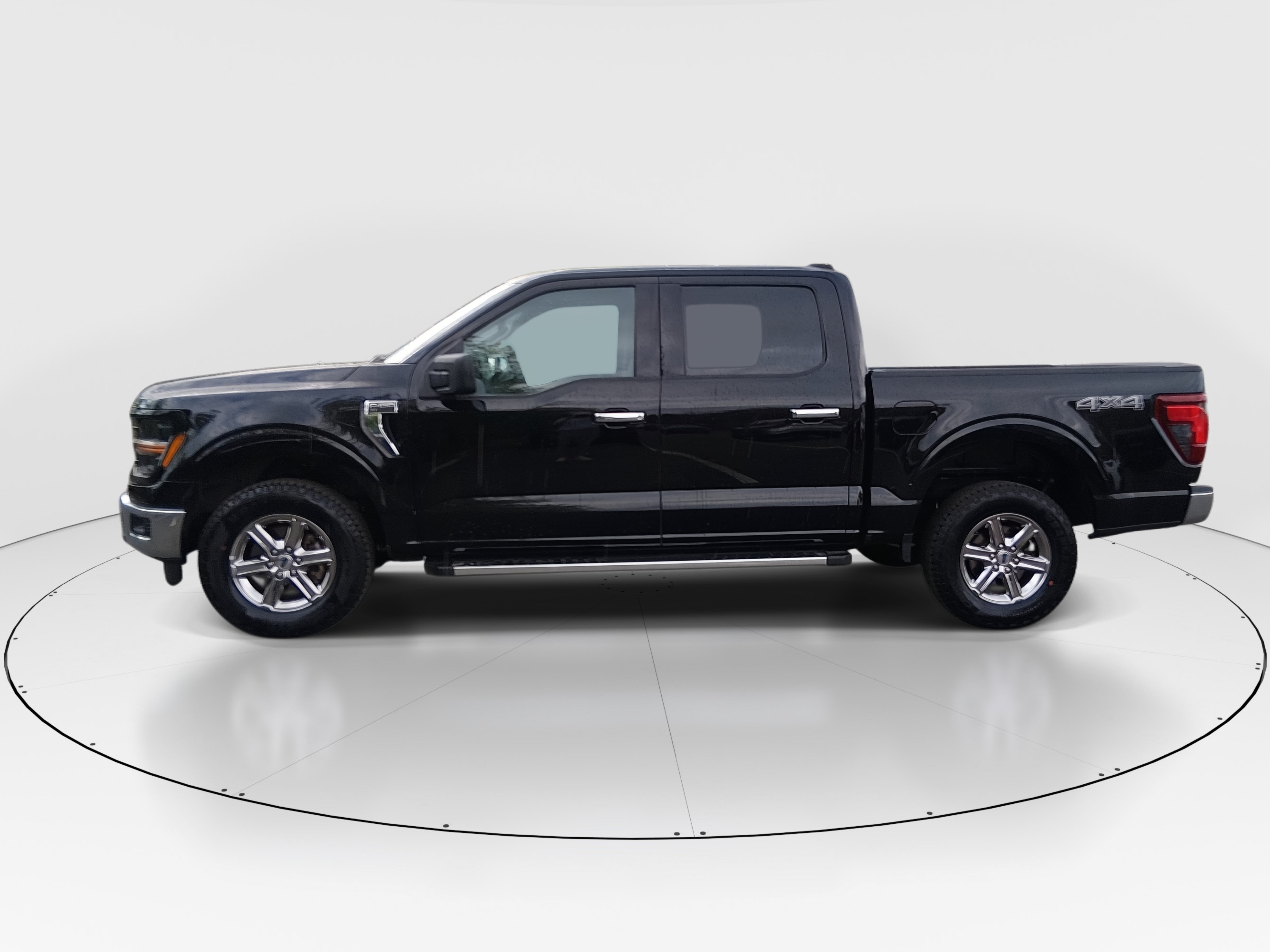 2025 Ford F-150 XLT - Photo 4