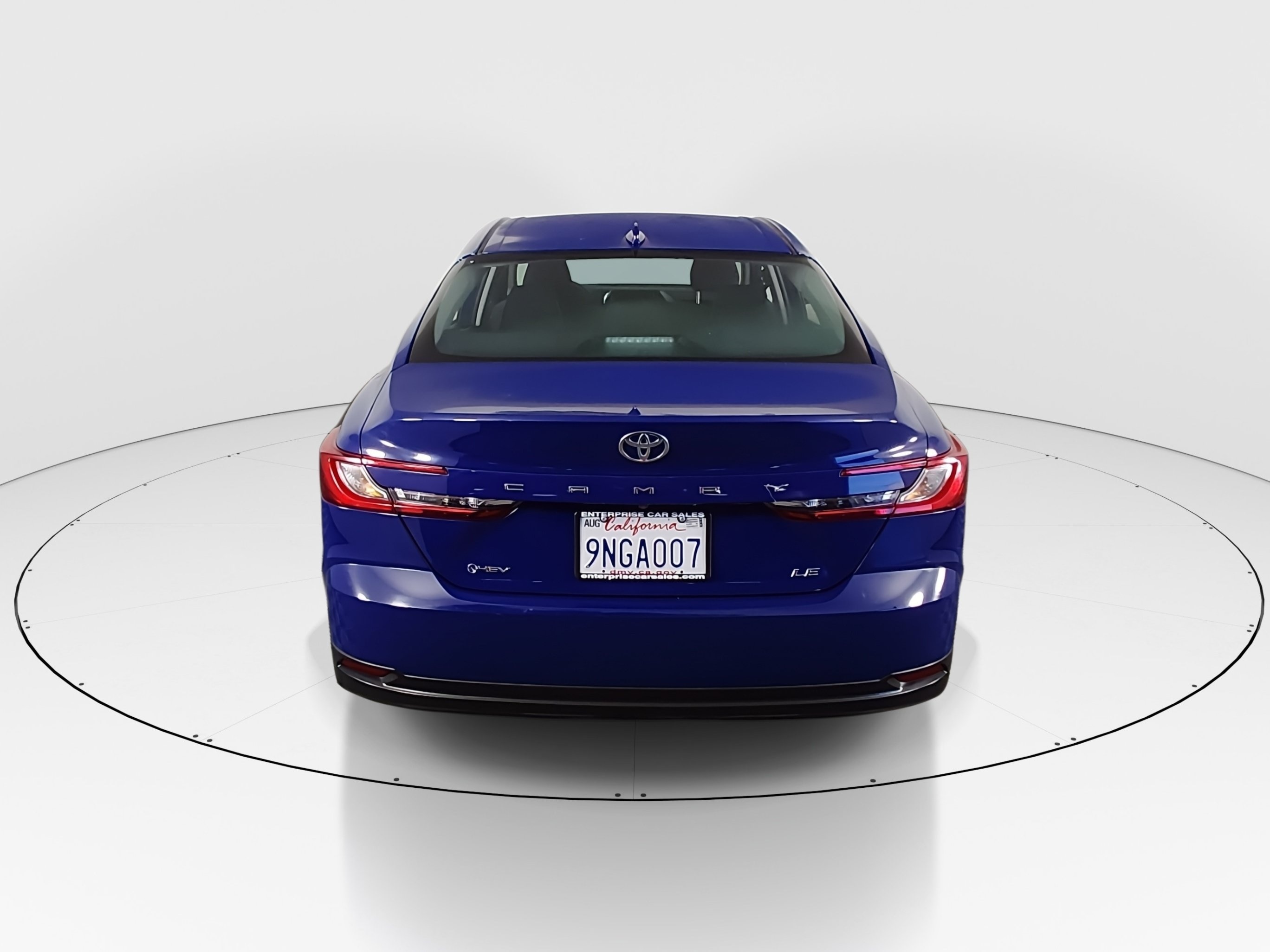 2025 Toyota Camry LE - Photo 6