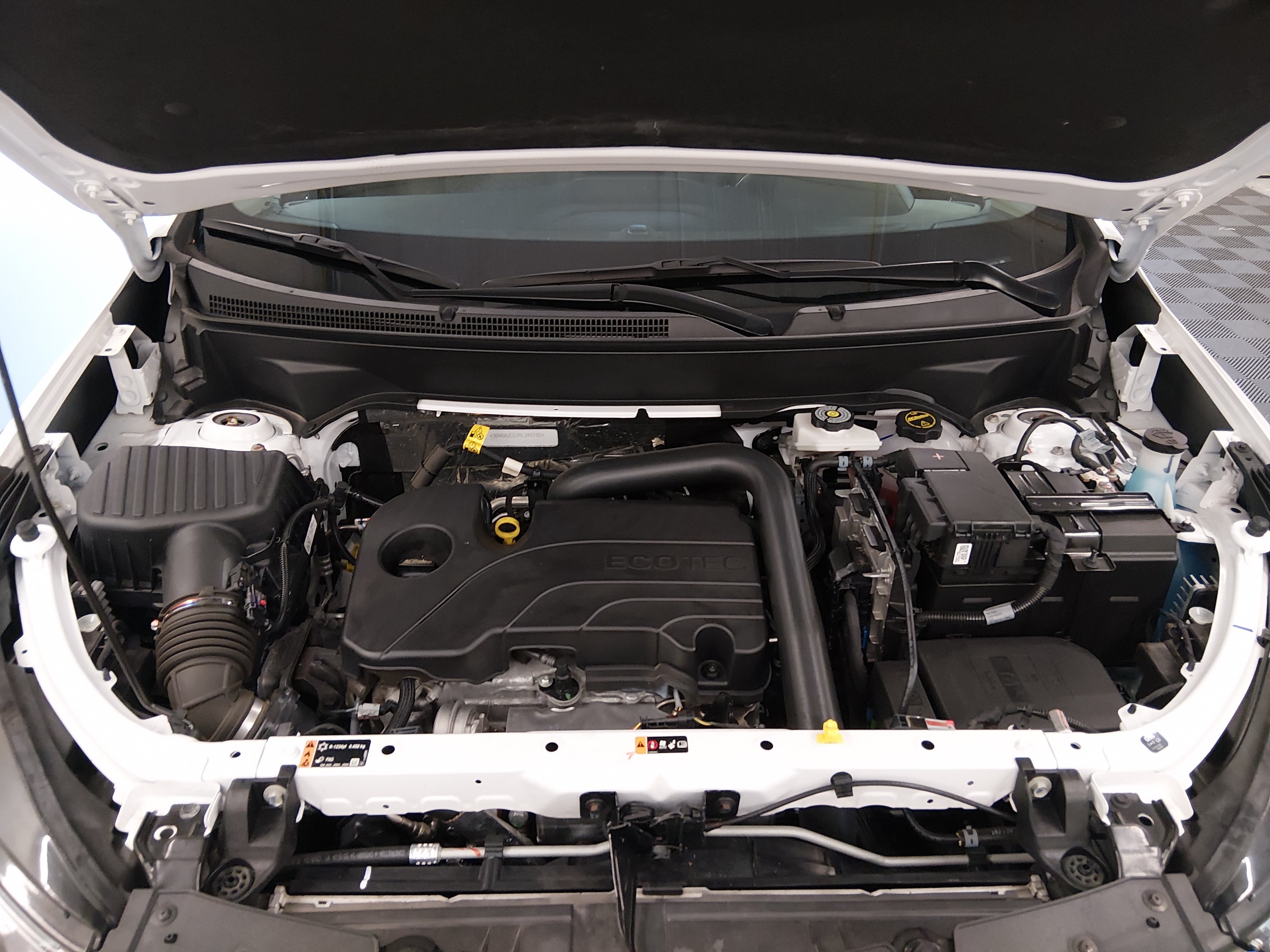 2024 Chevrolet Equinox LT - Photo 9