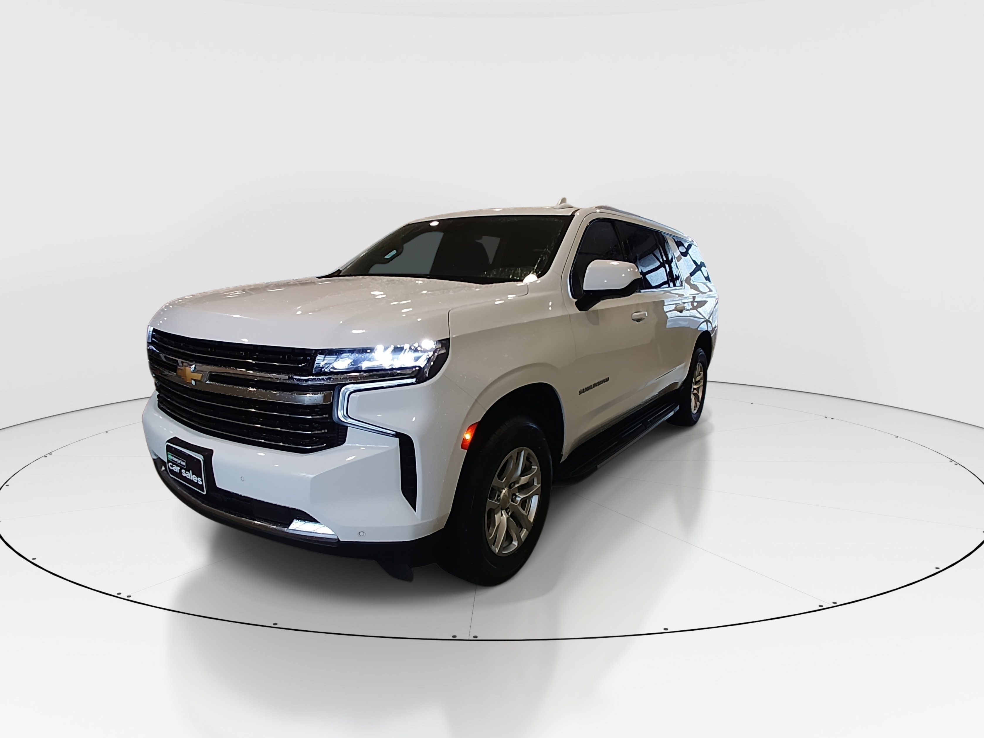 2024 Chevrolet Suburban LT - Photo 3