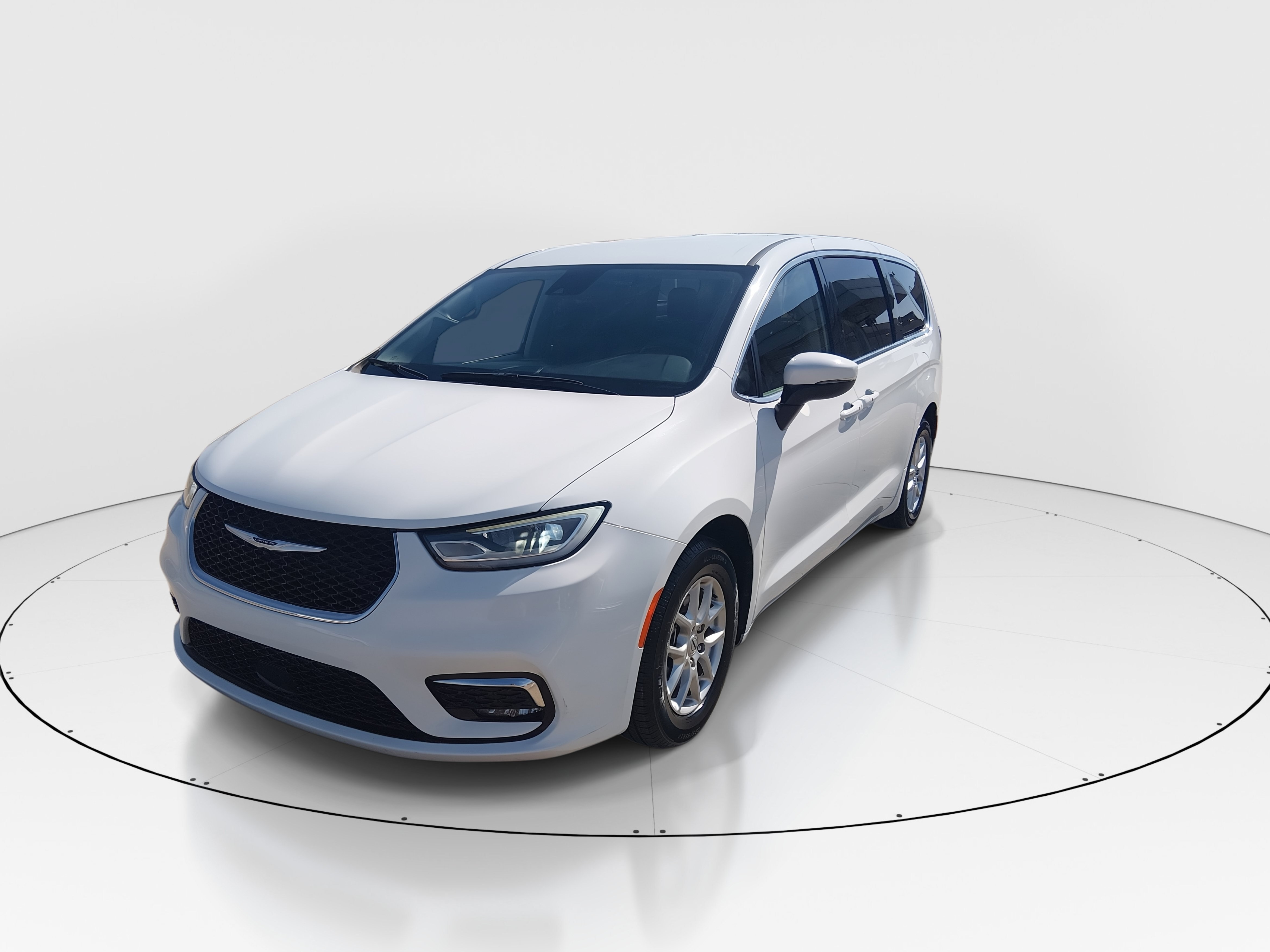 2023 Chrysler Pacifica 3