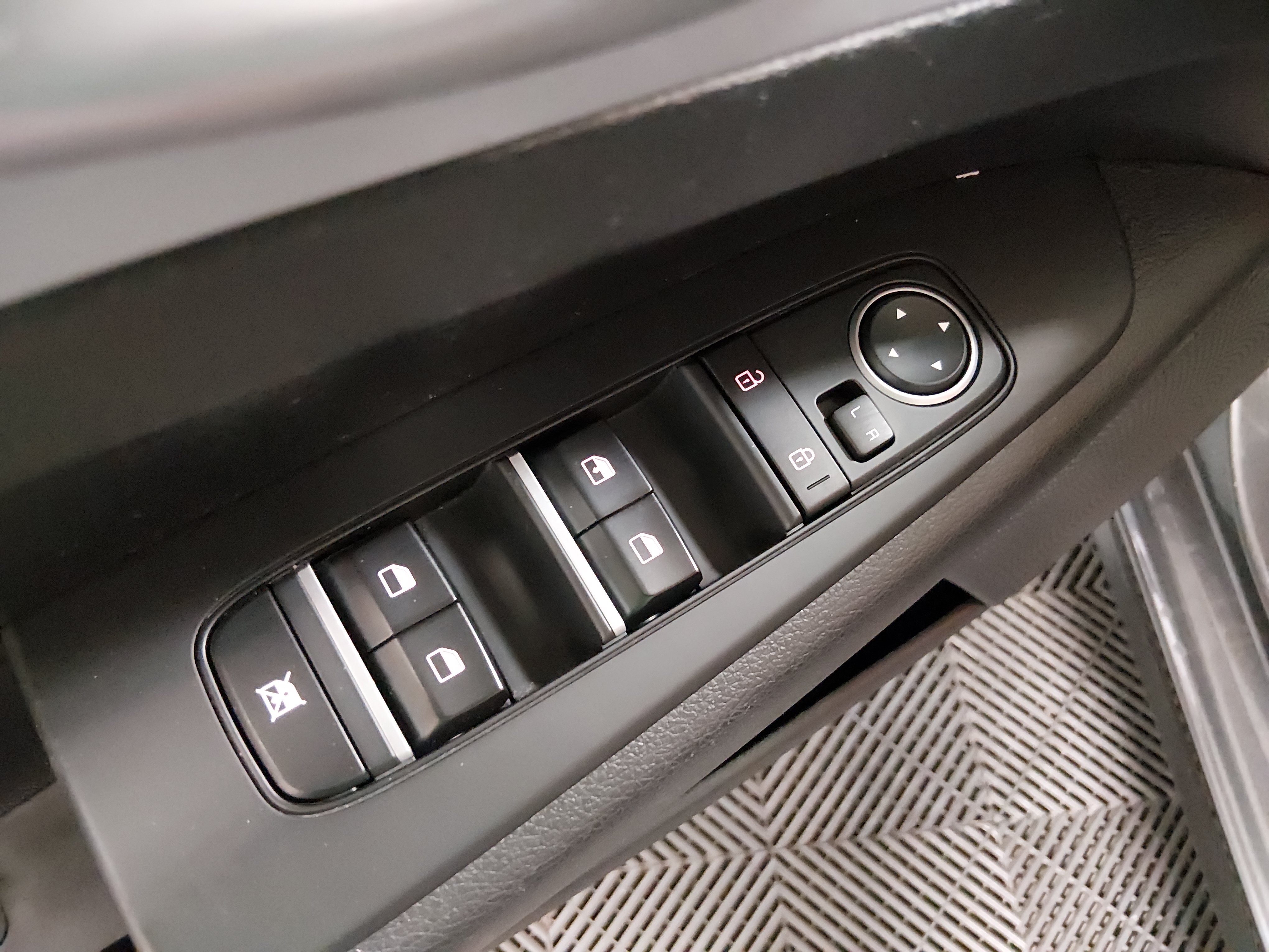 2024 Kia Forte LXS - Photo 21