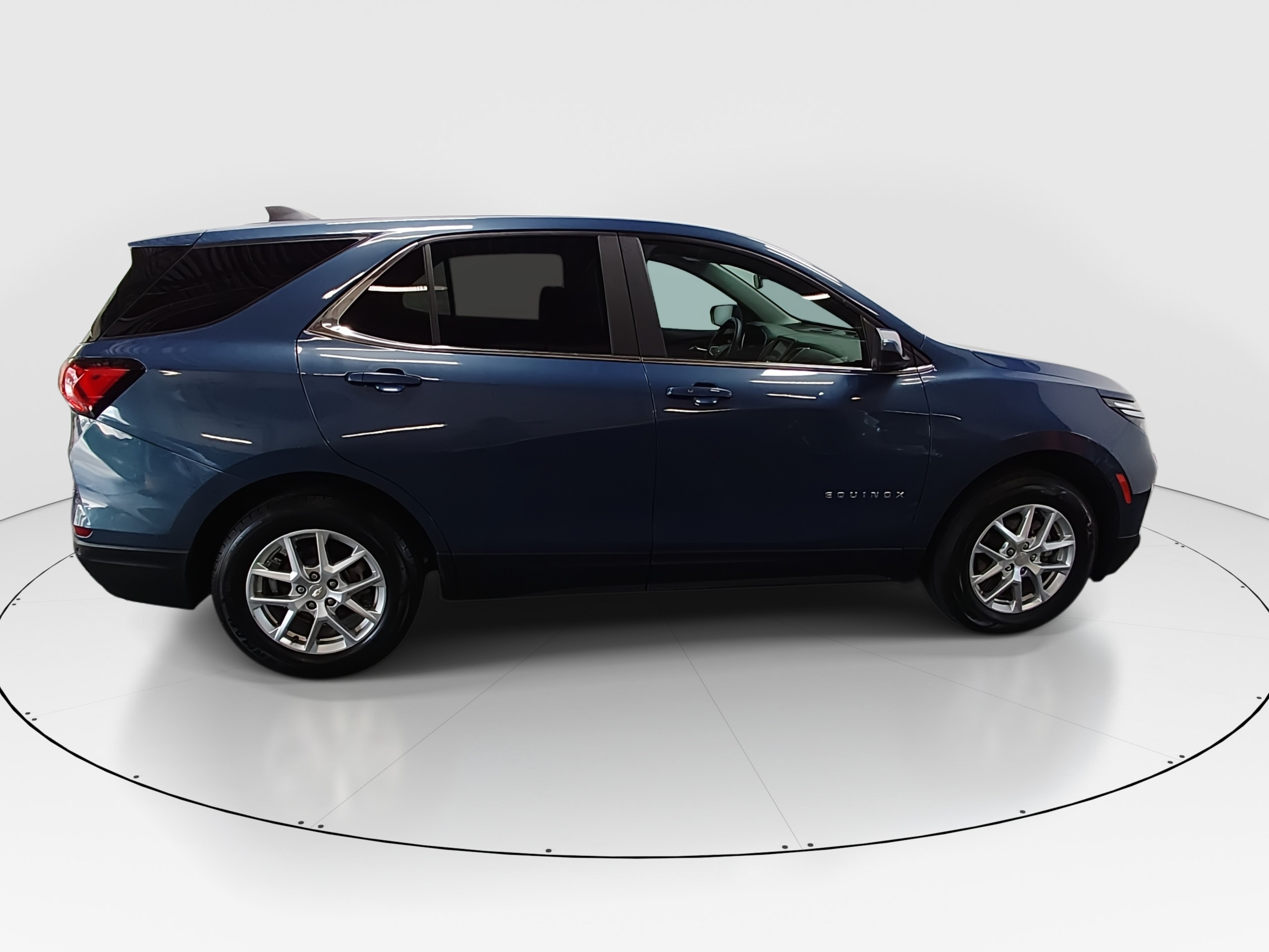 2024 Chevrolet Equinox LT - Photo 8