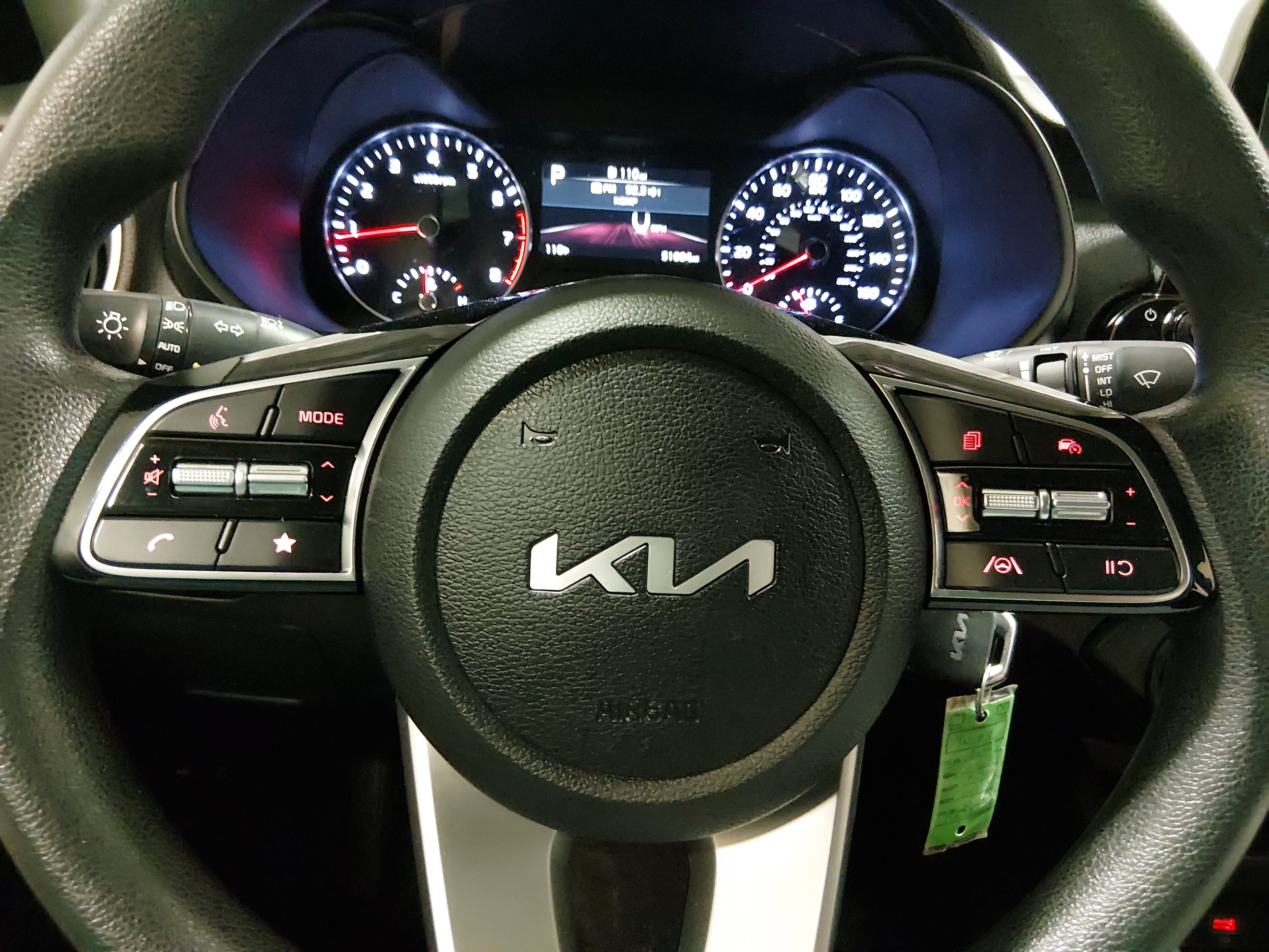 2024 Kia Forte LXS - Photo 12