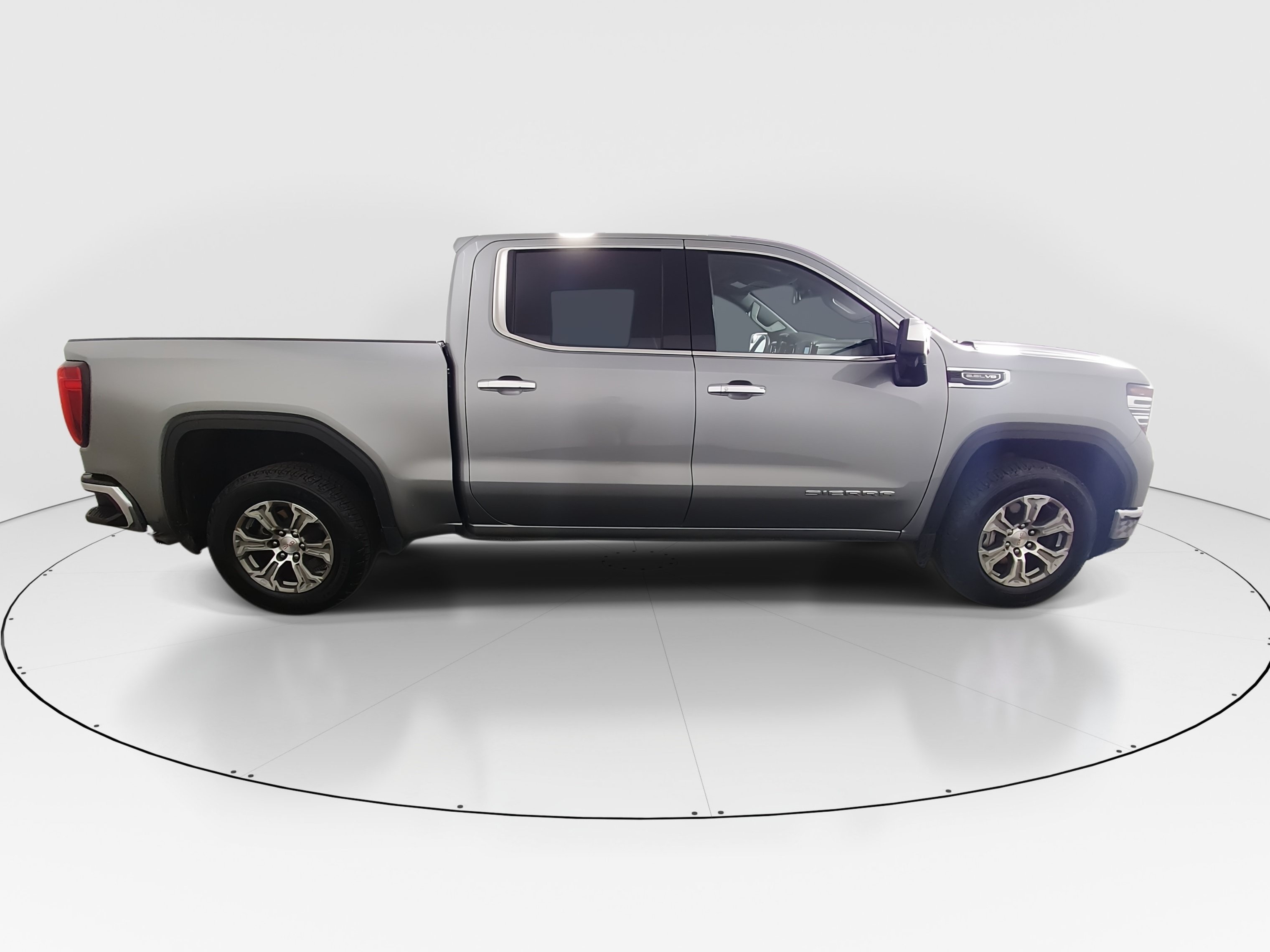 2025 GMC Sierra 1500 SLT - Photo 8
