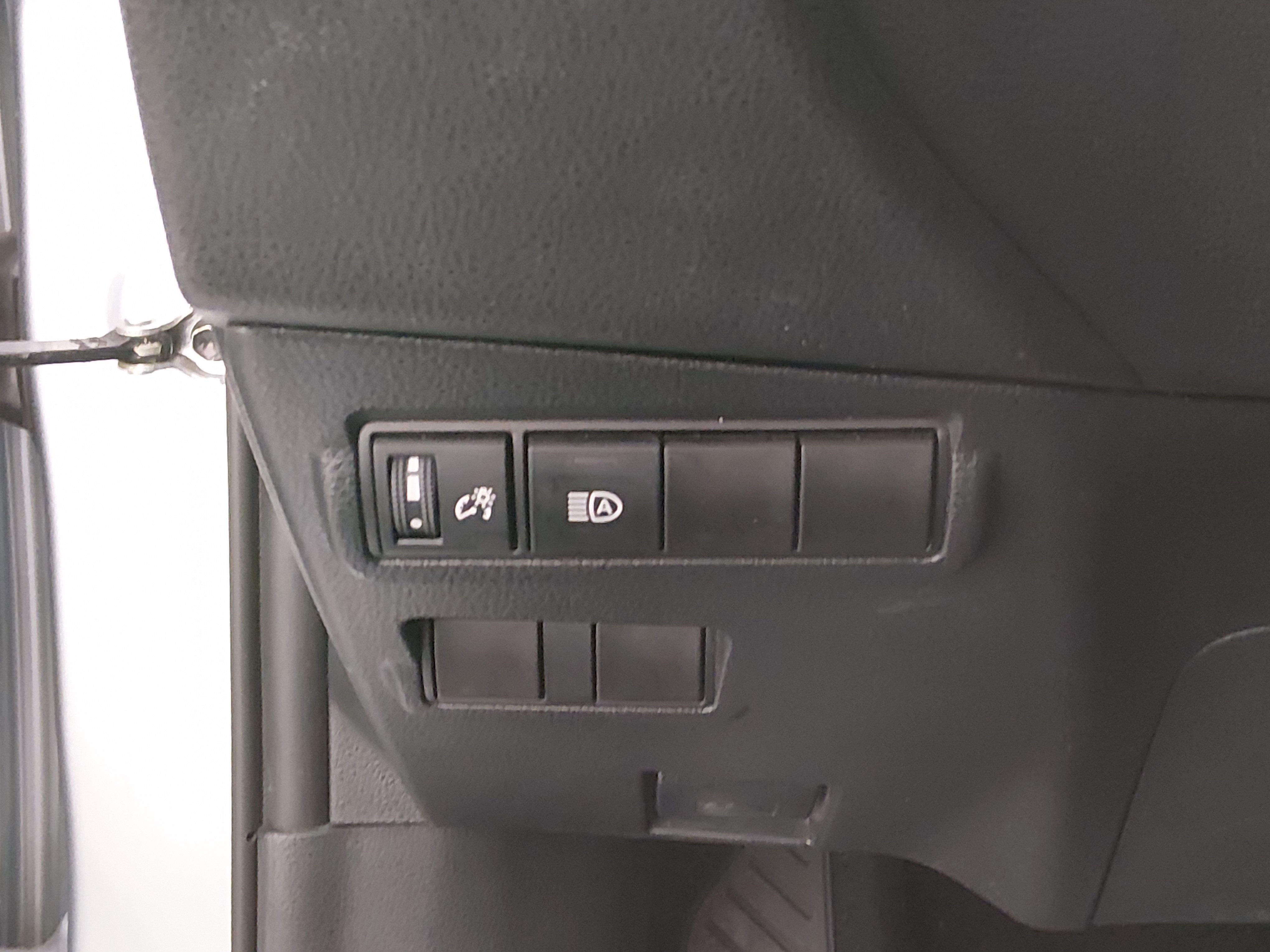 2023 Toyota Corolla Cross XLE - Photo 13