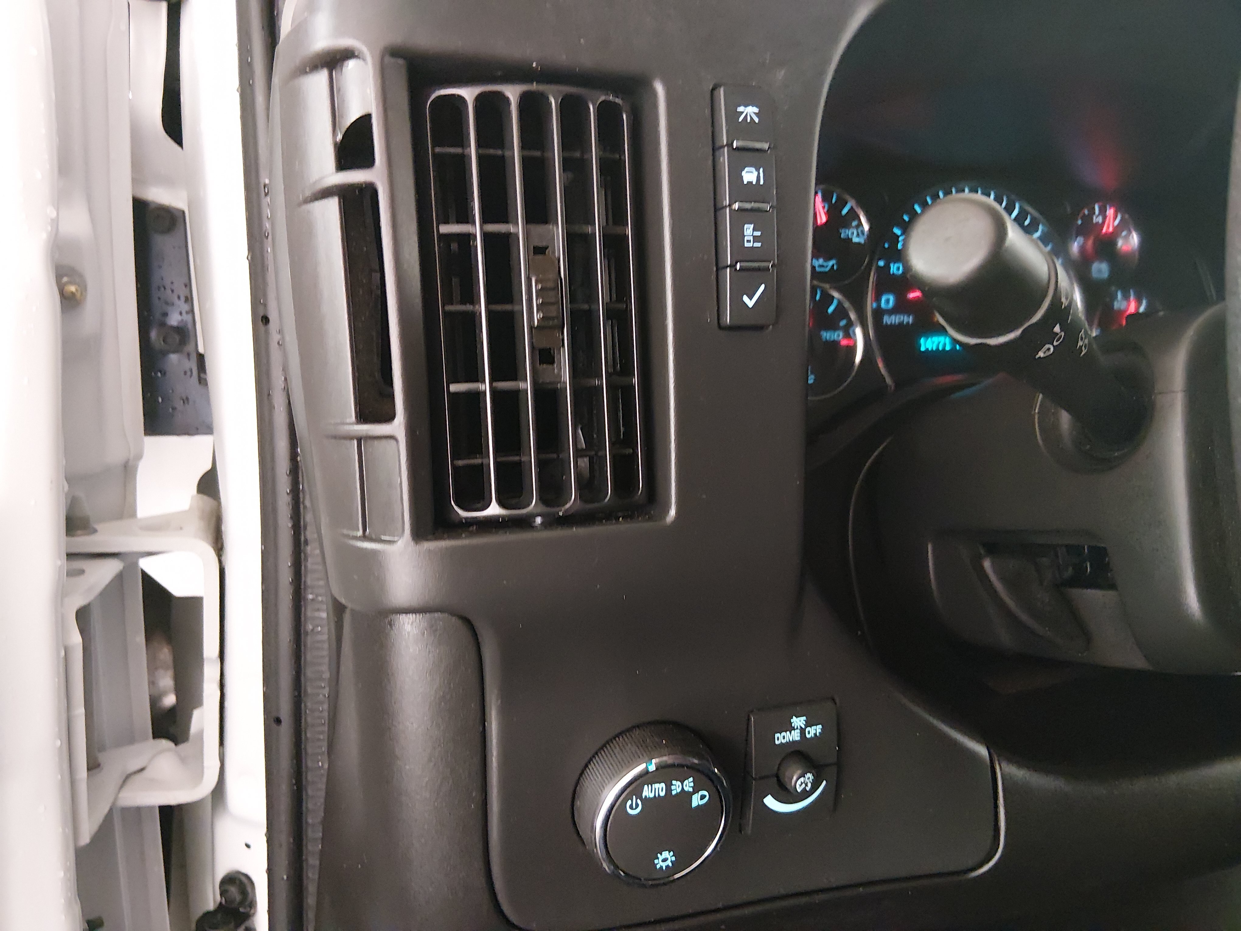 2025 GMC Savana Cargo Work Van - Photo 13