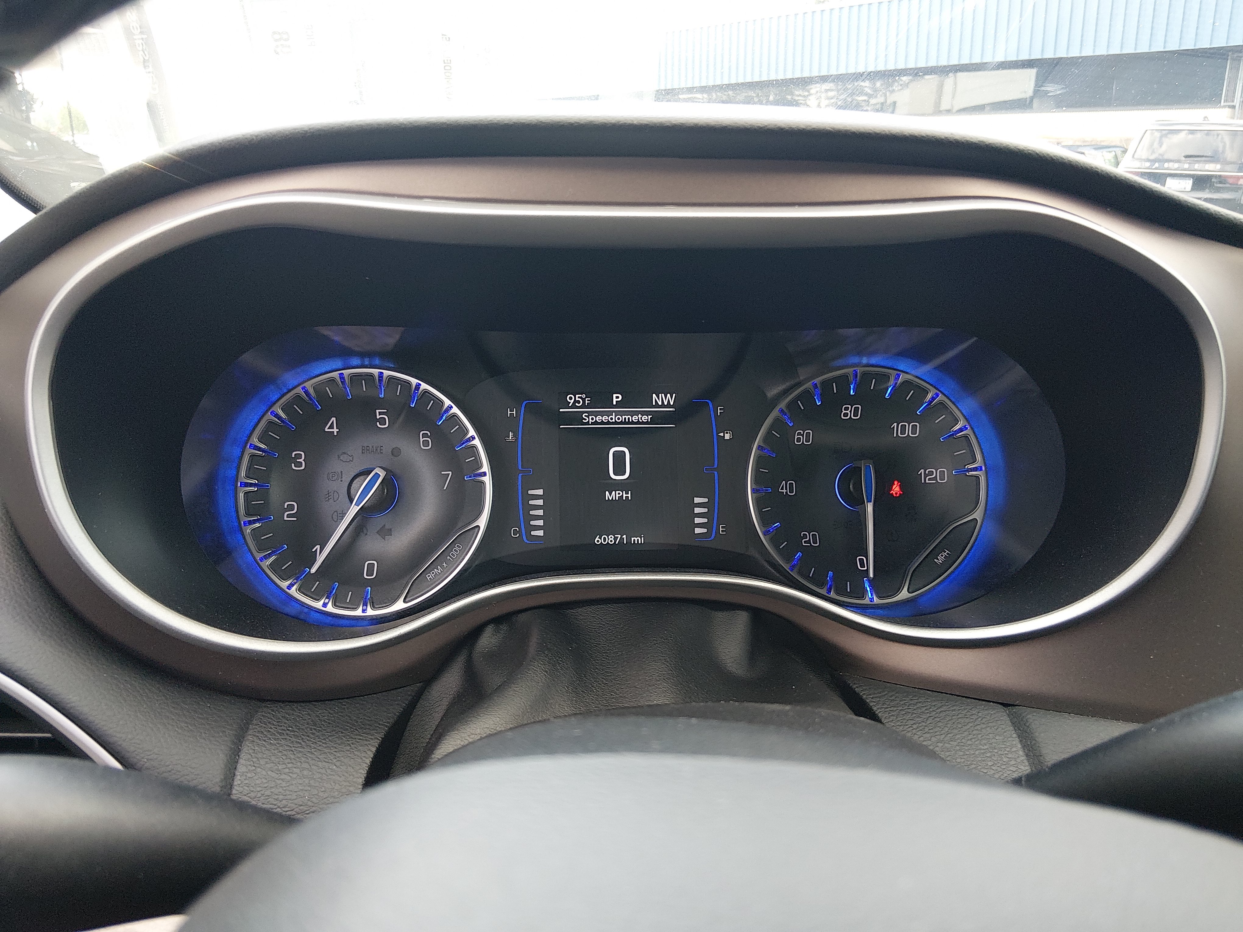 2024 Chrysler Voyager LX - Photo 14