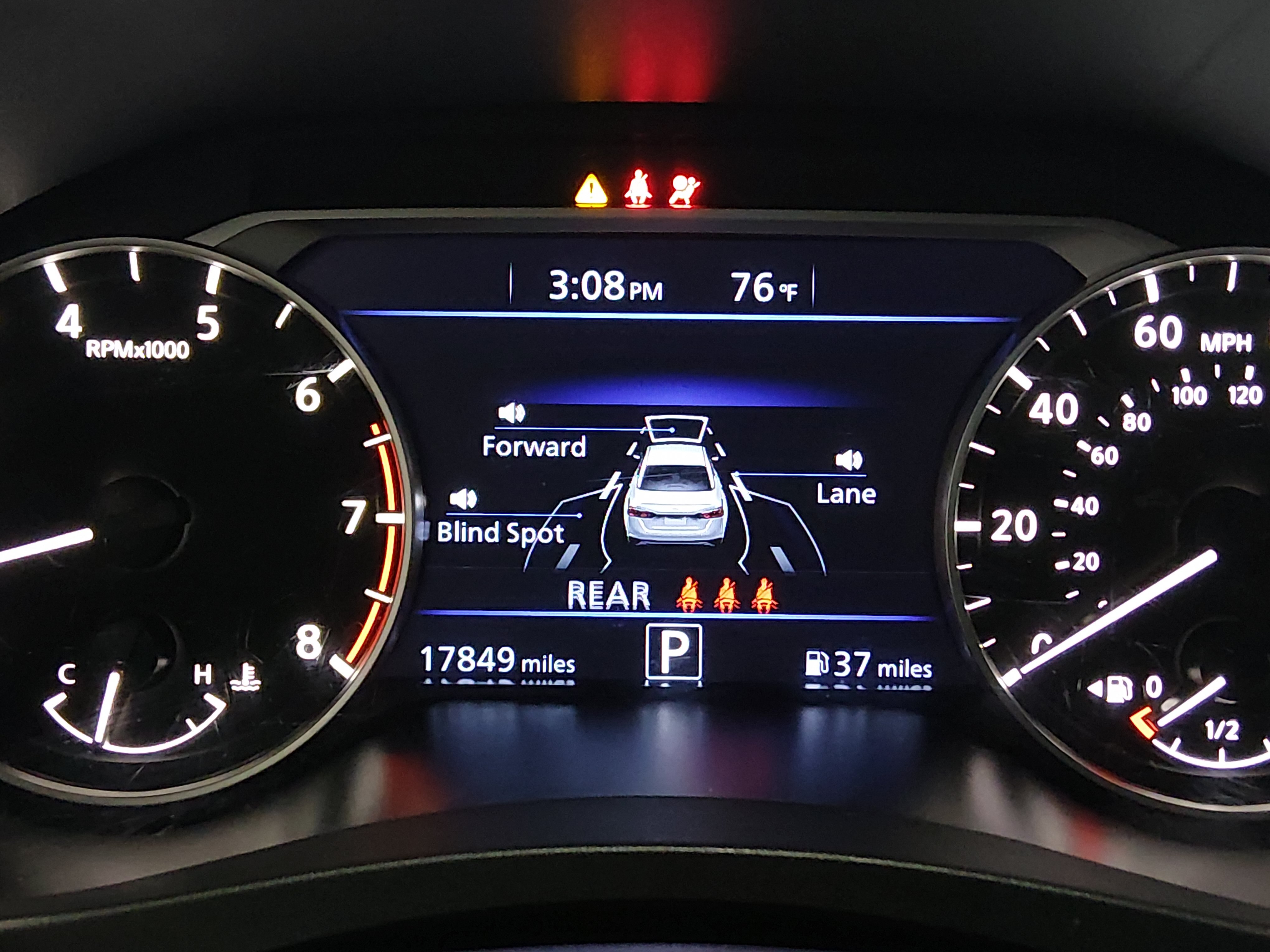 2025 Nissan Altima SV - Photo 14