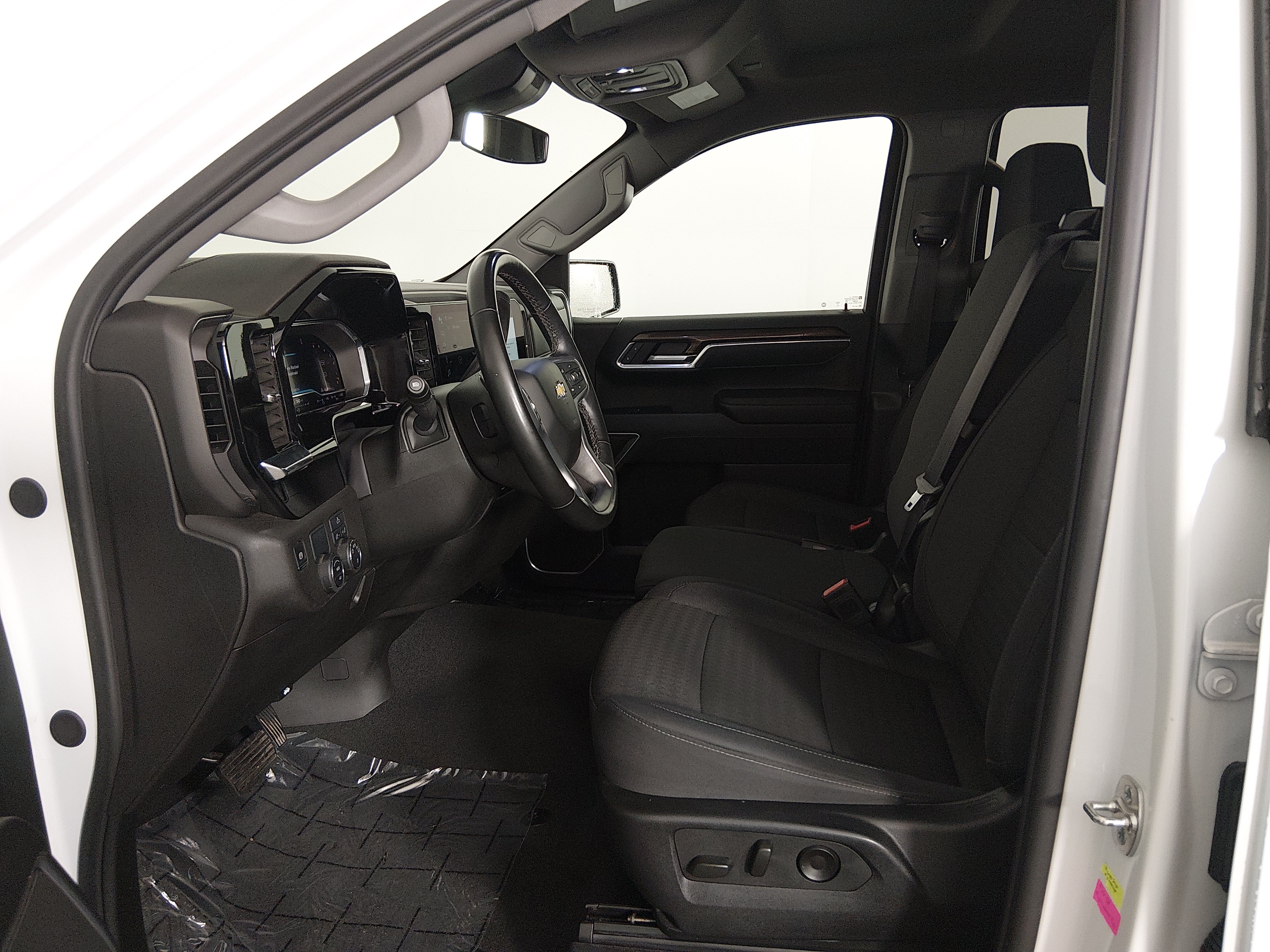 2025 Chevrolet Silverado 1500 LT - Photo 19