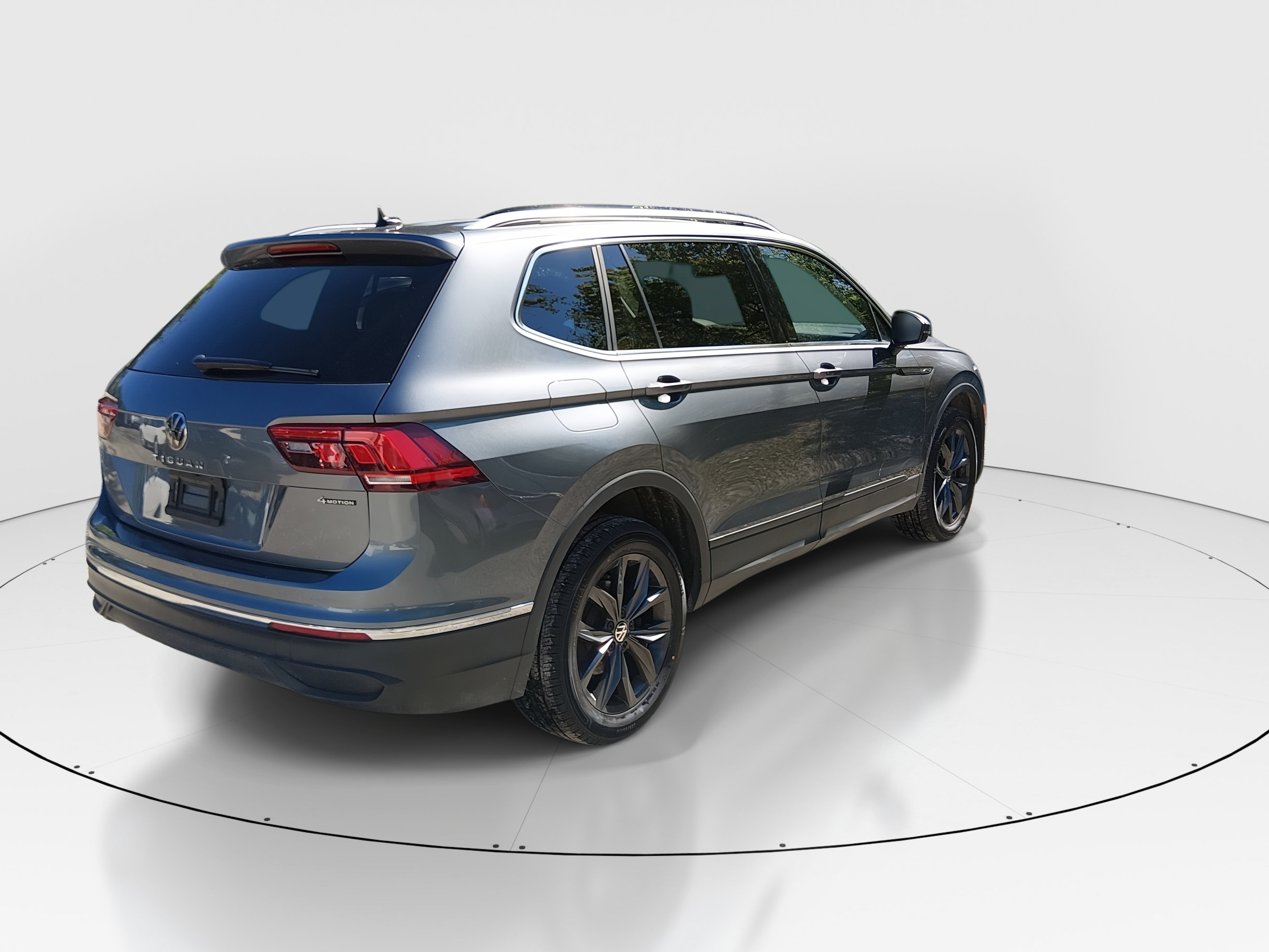 2023 Volkswagen Tiguan SE - Photo 7