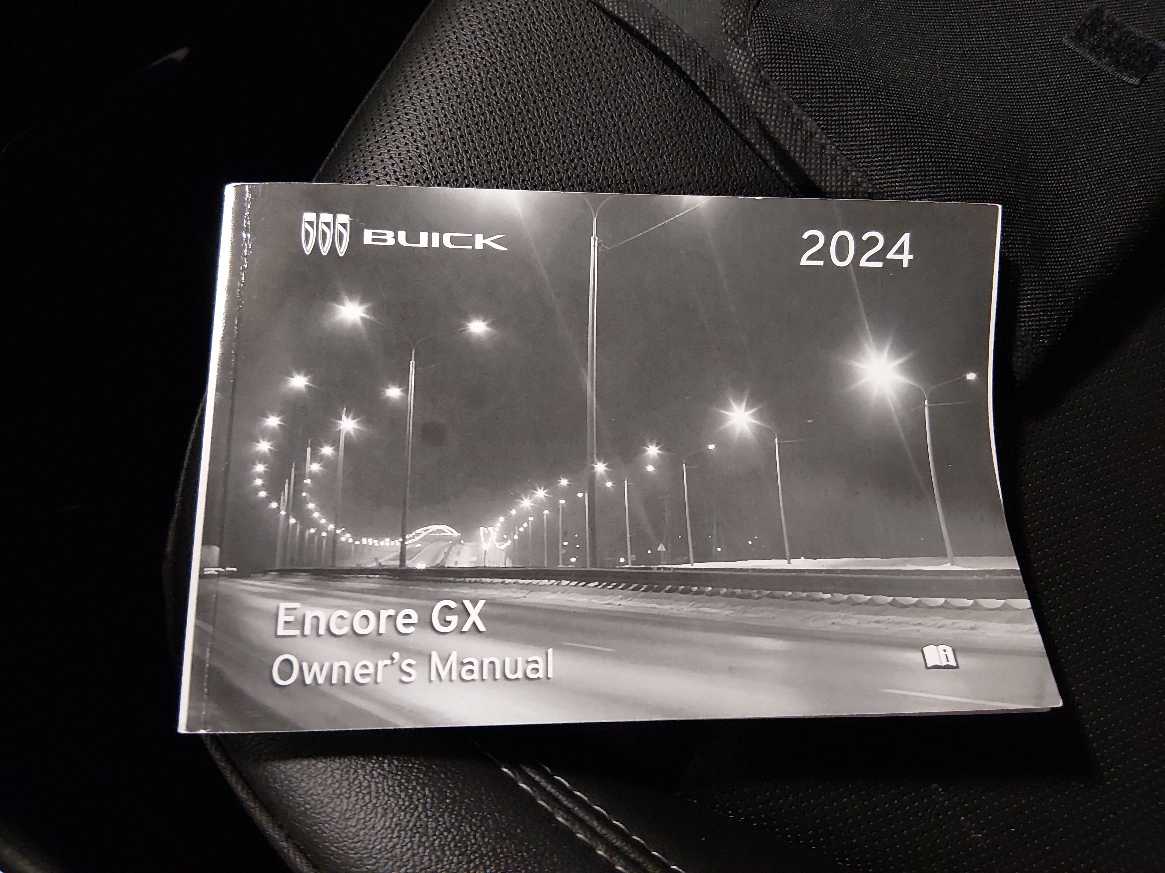 2024 Buick Encore GX Sport Touring - Photo 18