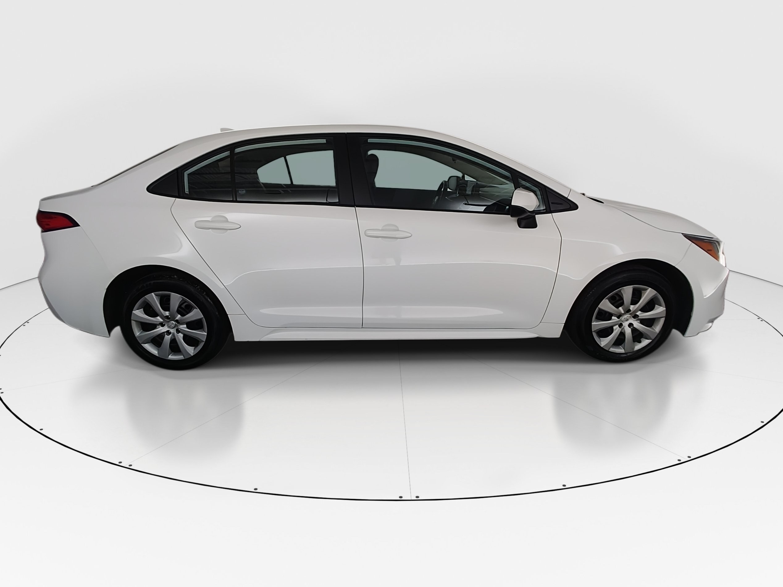 2024 Toyota Corolla LE - Photo 8
