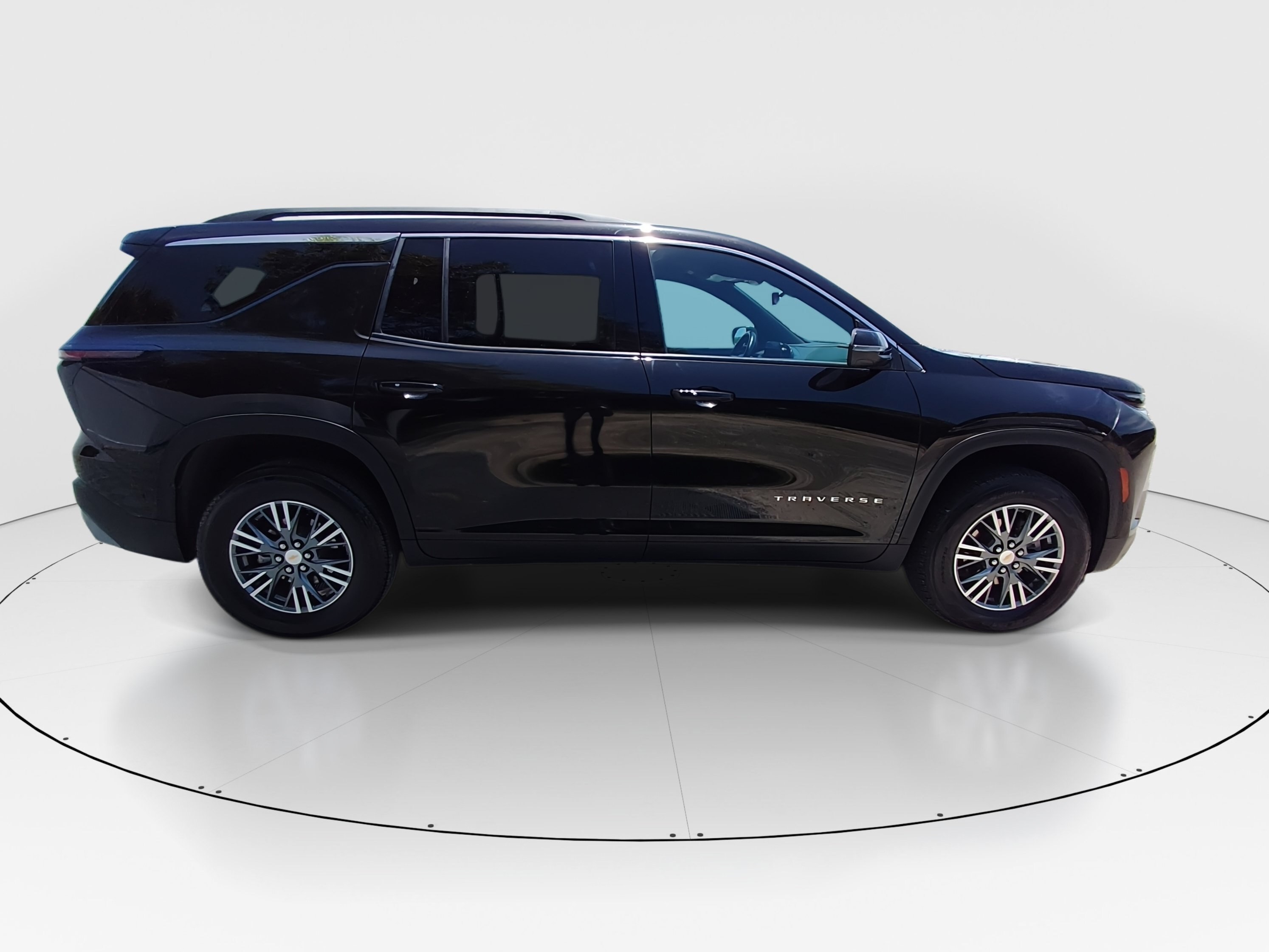 2025 Chevrolet Traverse LT - Photo 8