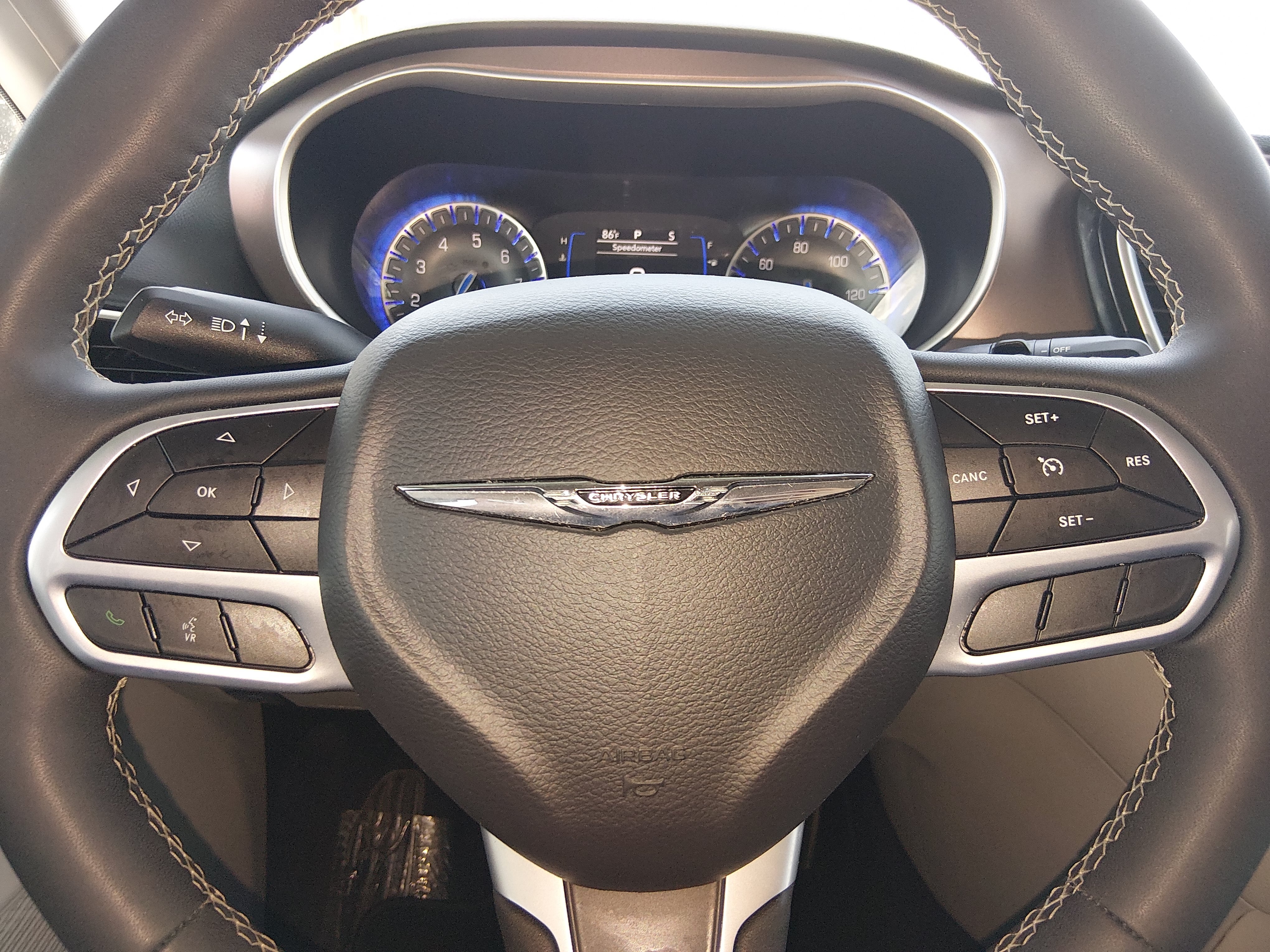 2023 Chrysler Voyager LX - Photo 12