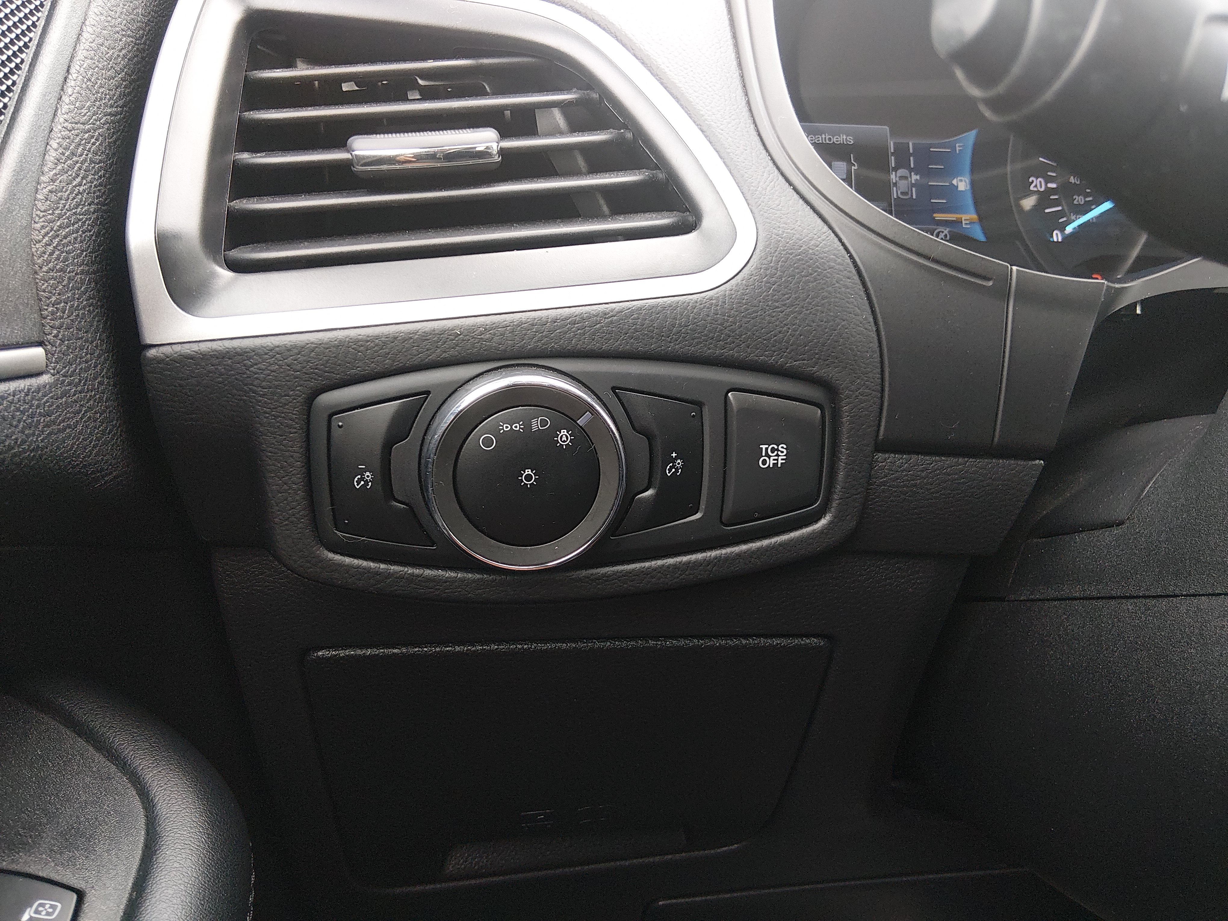 2024 Ford Edge SEL - Photo 13