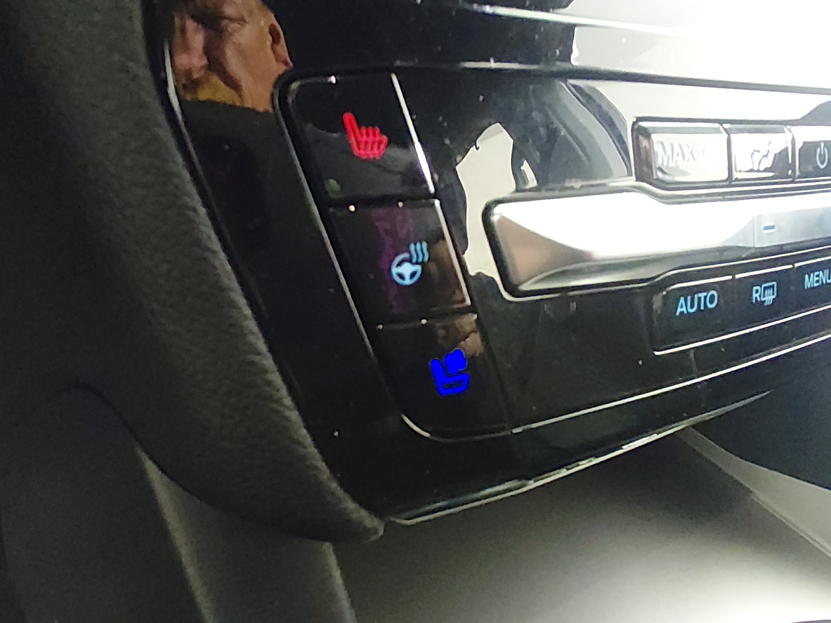 2023 Ford Explorer Limited - Photo 18