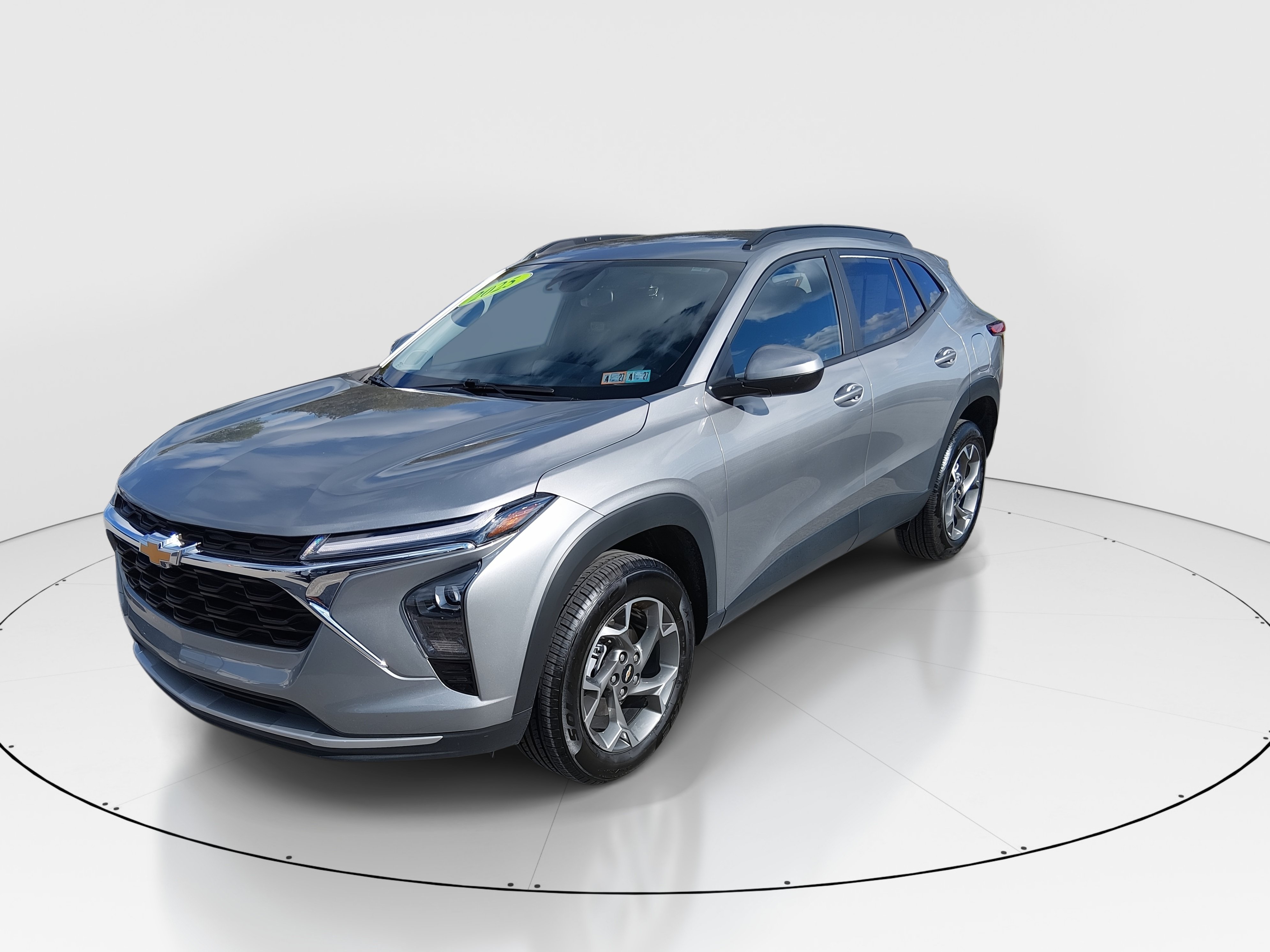 2025 Chevrolet Trax LT - Photo 3