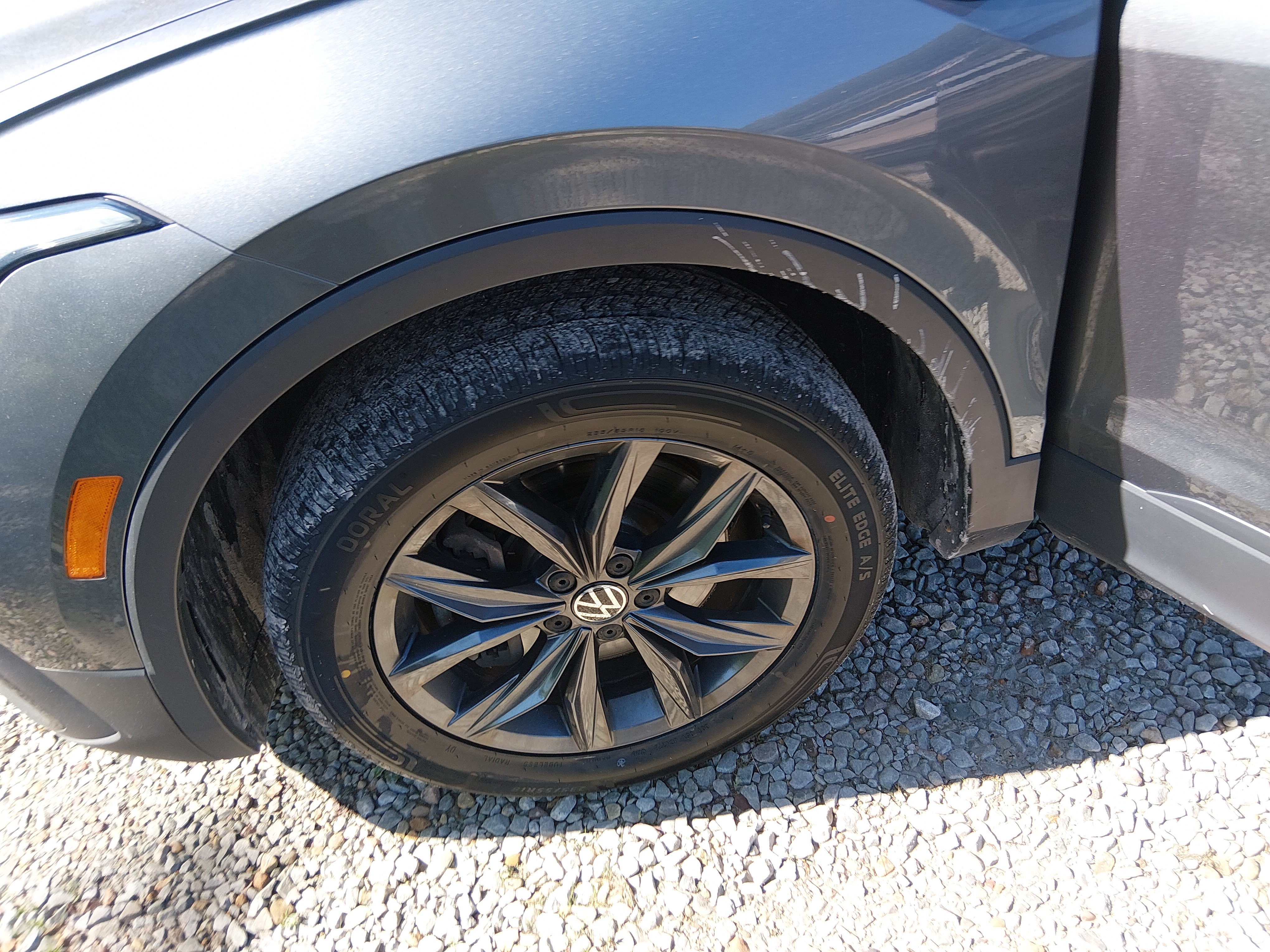 2023 Volkswagen Tiguan SE - Photo 10