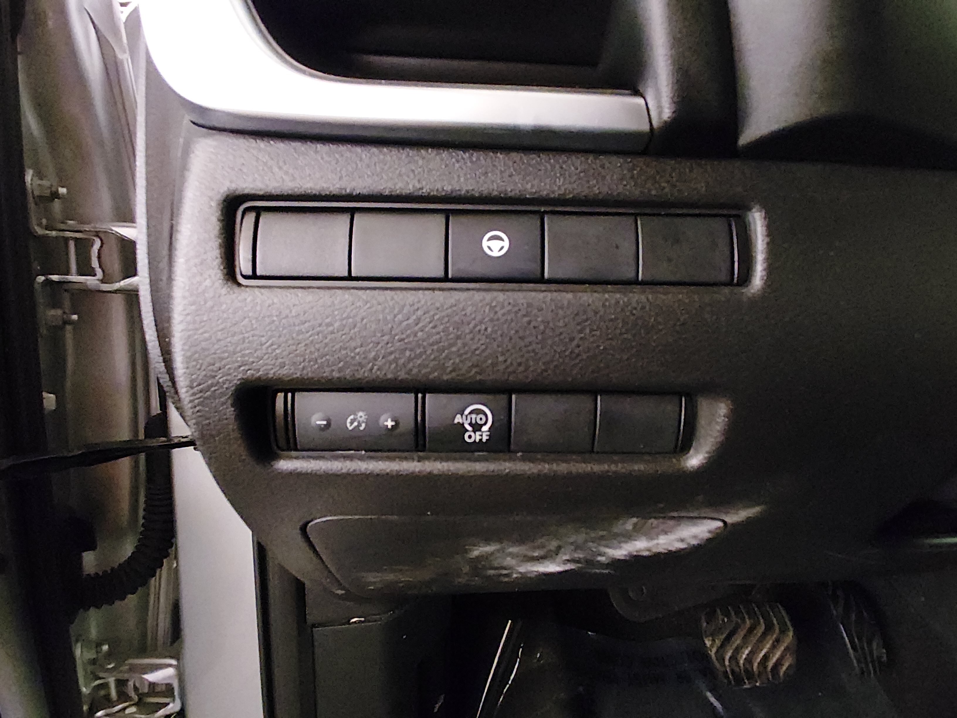 2023 Nissan Rogue SV - Photo 13