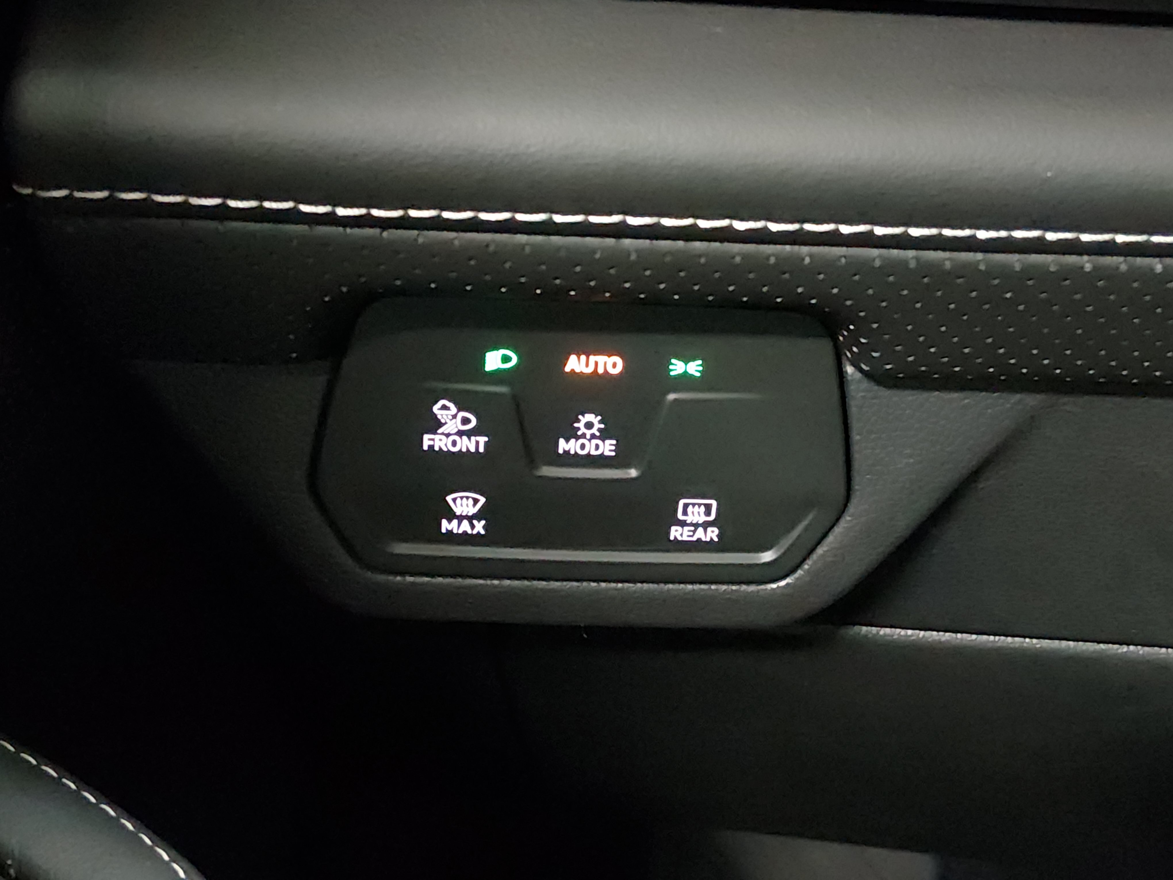 2026 Volkswagen Atlas SE w/Tech - Photo 13