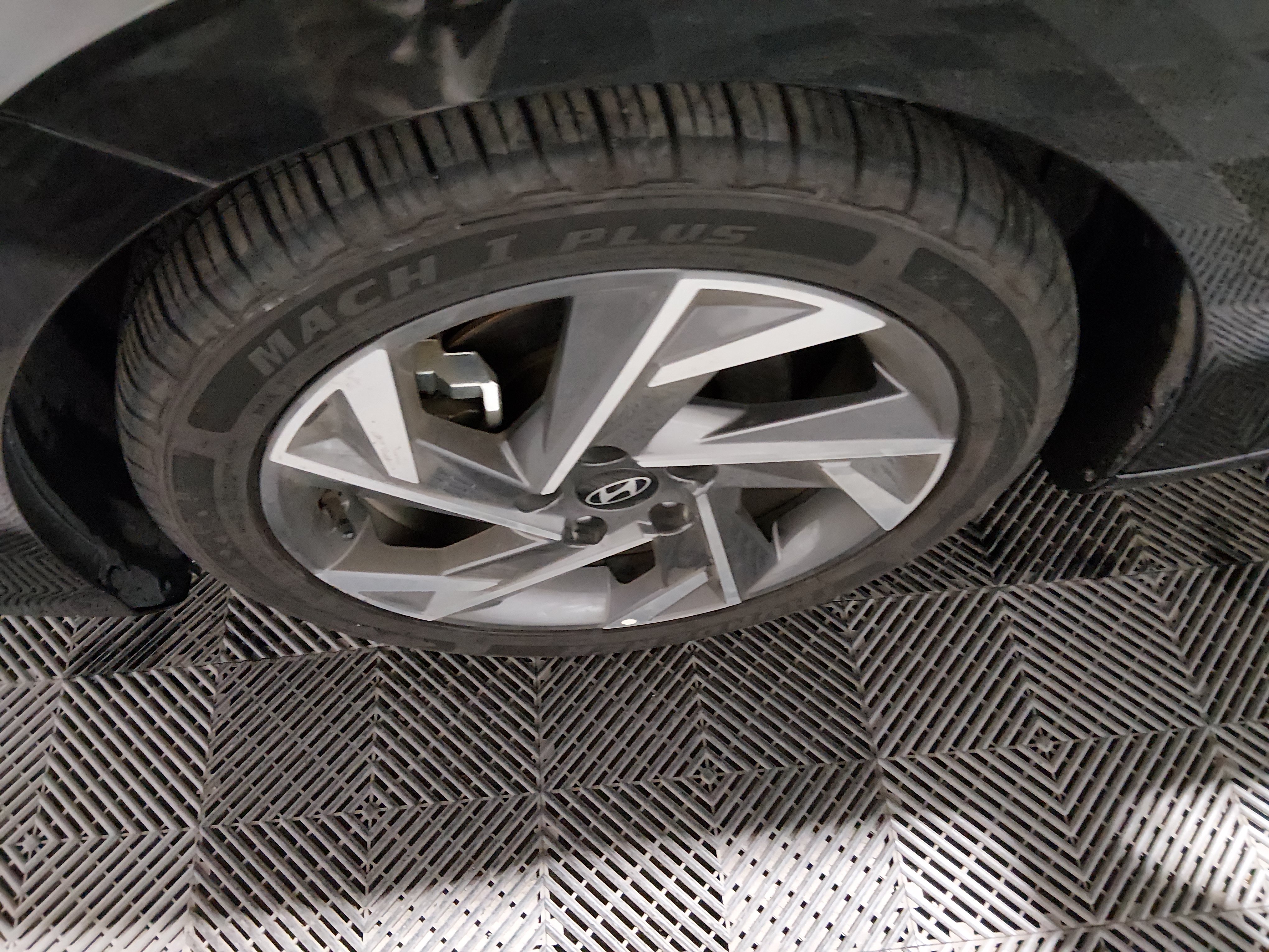 2025 Hyundai Elantra SEL - Photo 10