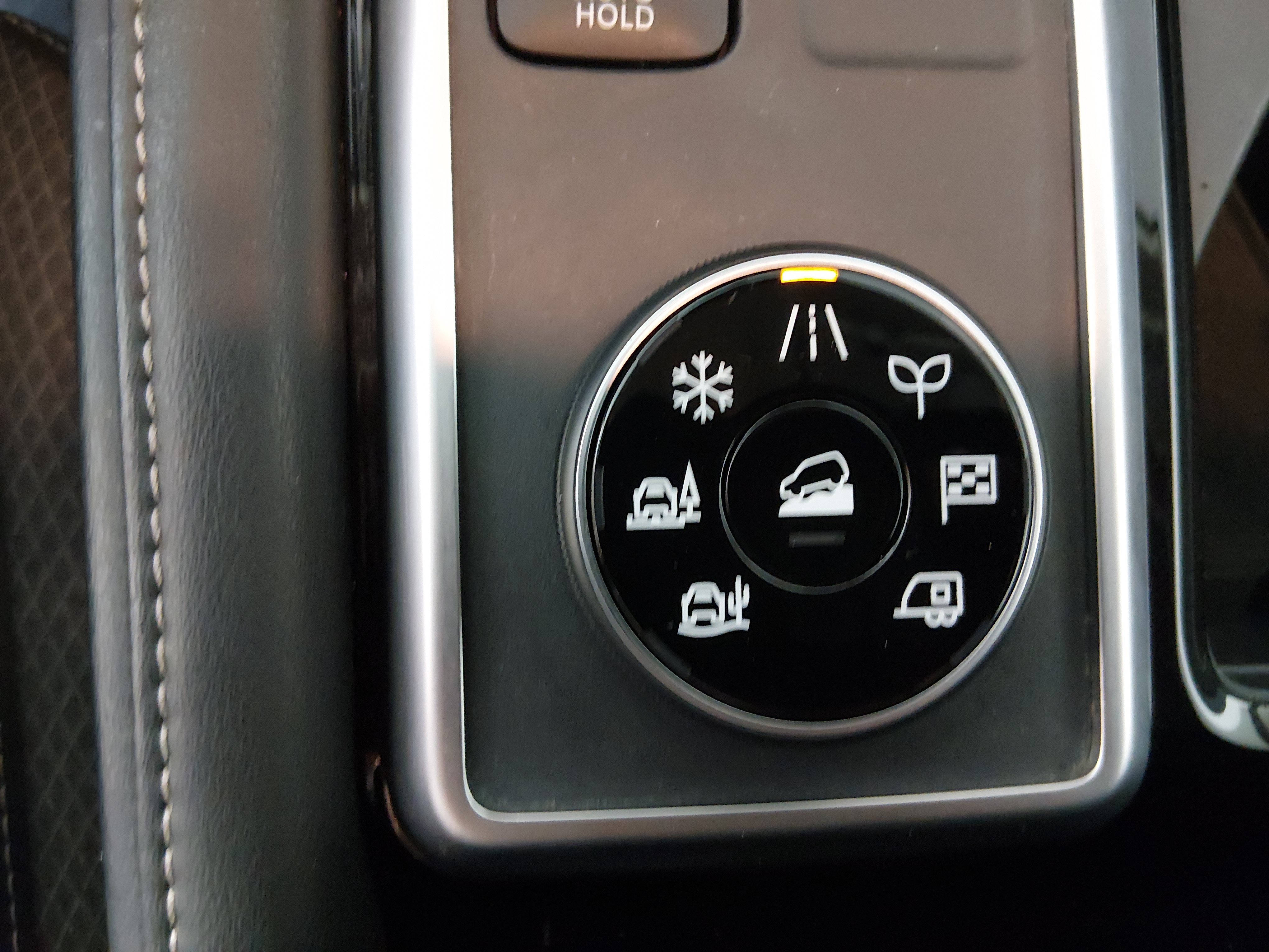 2024 Nissan Pathfinder SV - Photo 21