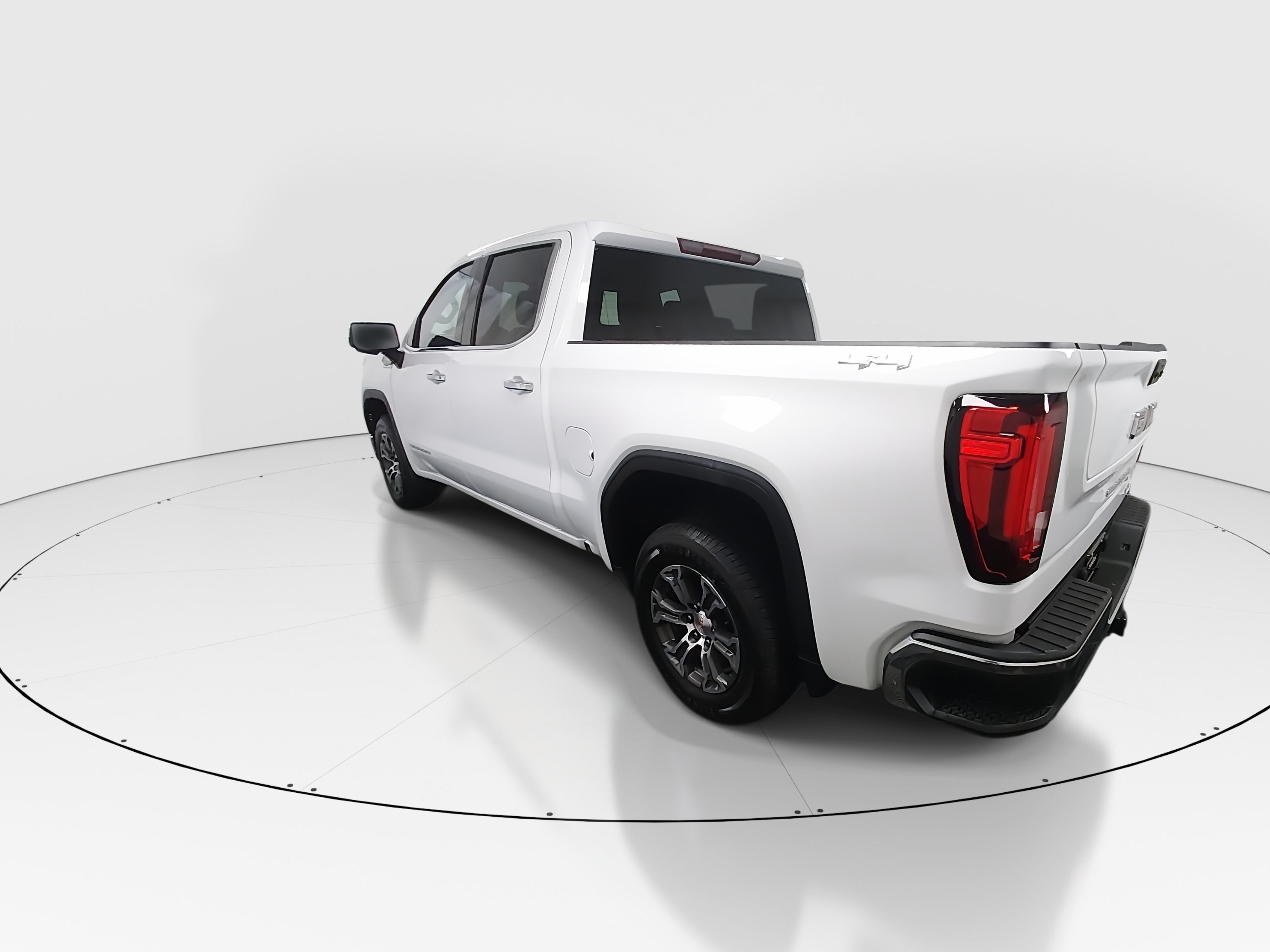 2025 GMC Sierra 1500 SLT - Photo 5