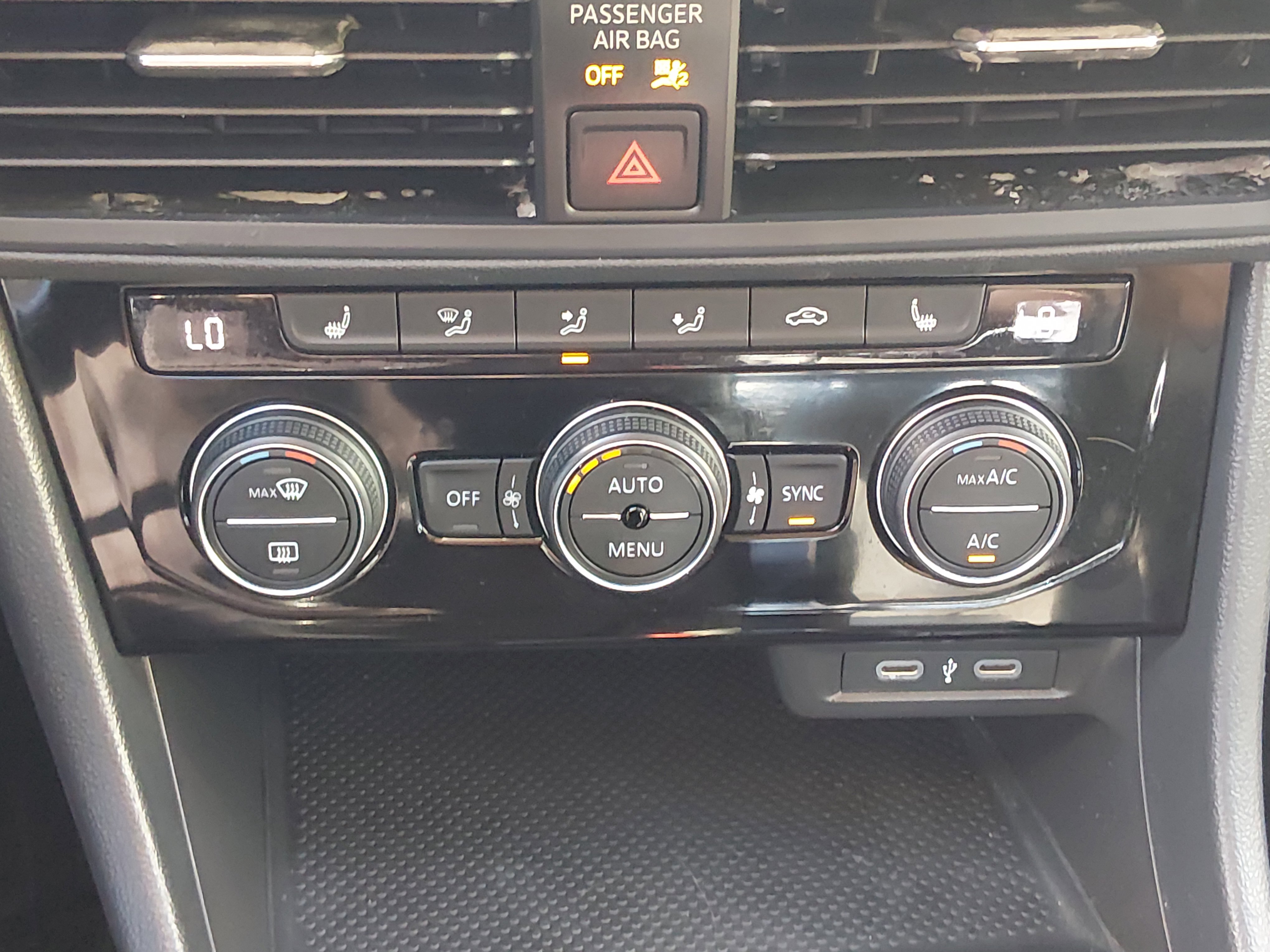 2024 Volkswagen Jetta SE - Photo 18