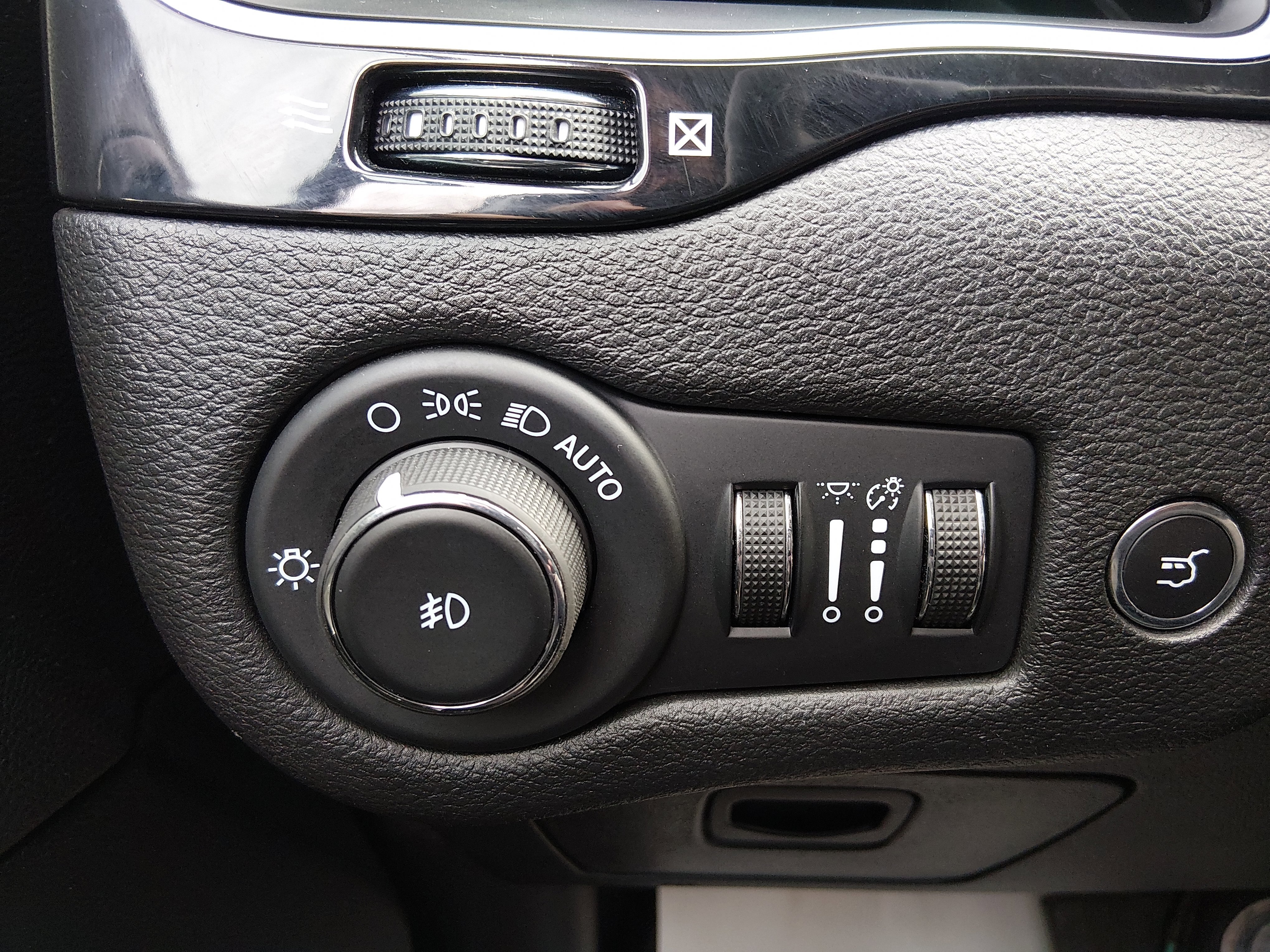 2023 Jeep Cherokee Altitude Lux - Photo 13