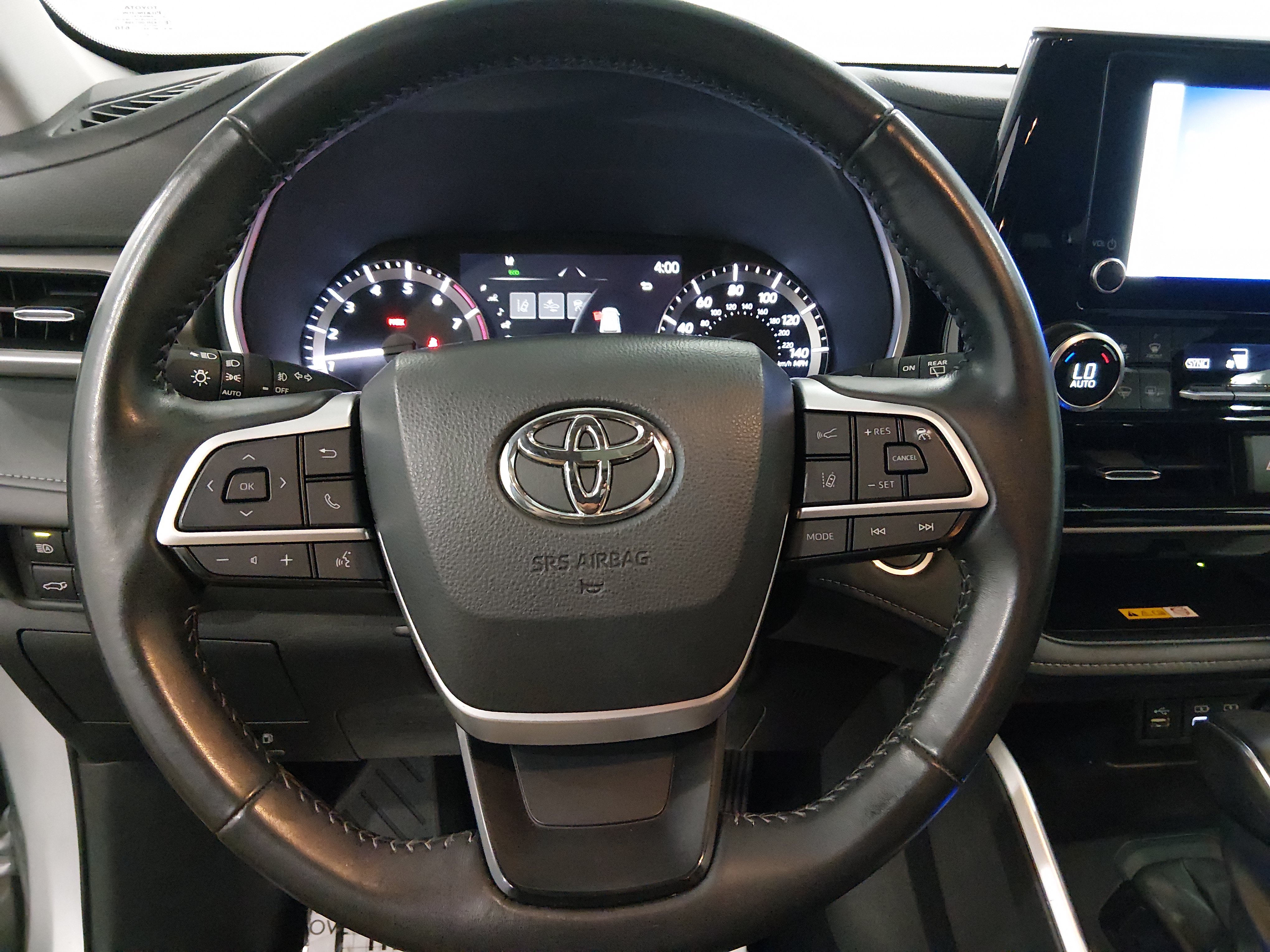 2024 Toyota Highlander XLE - Photo 12