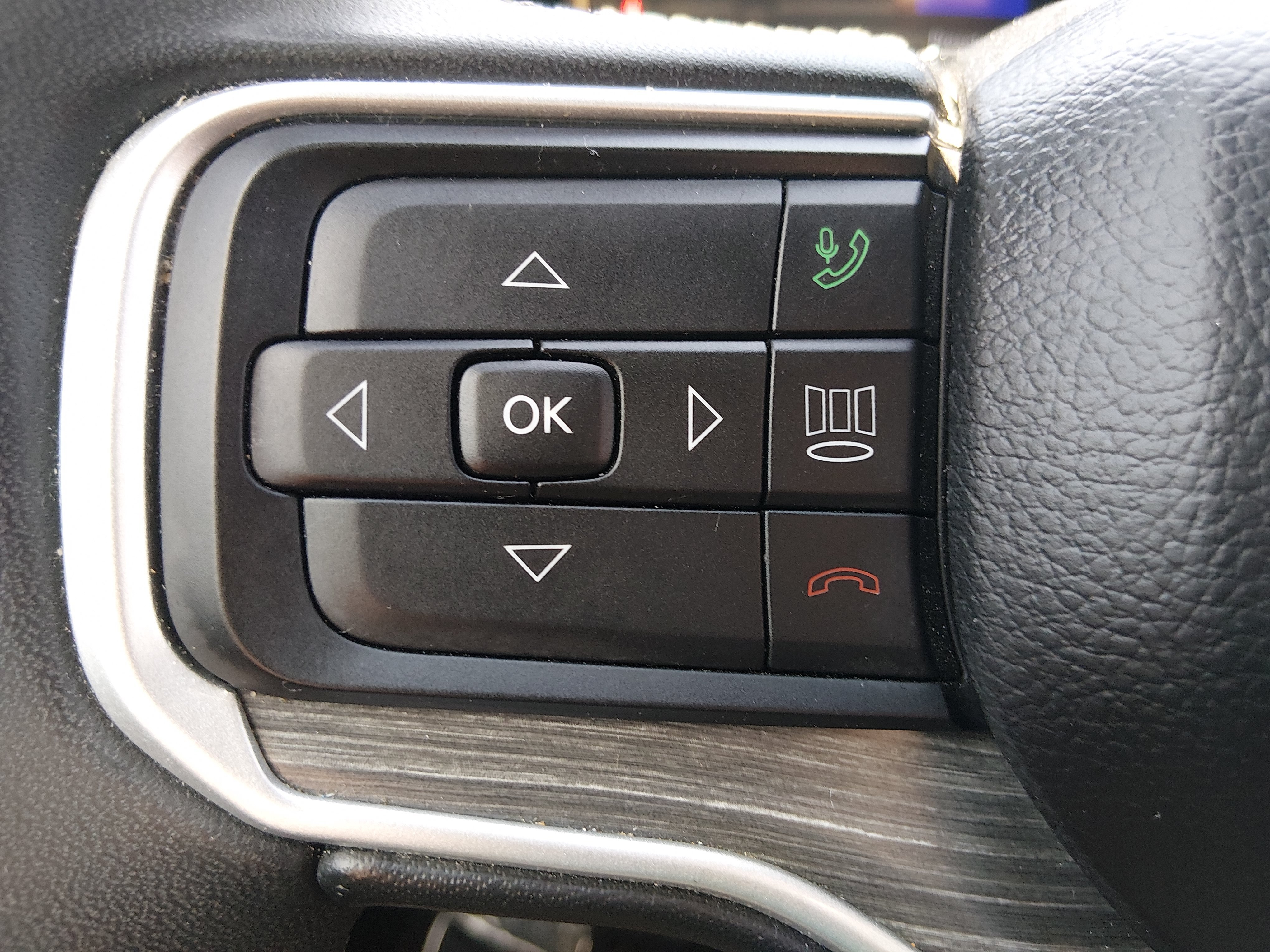 2024 Jeep Wagoneer L Series II - Photo 19