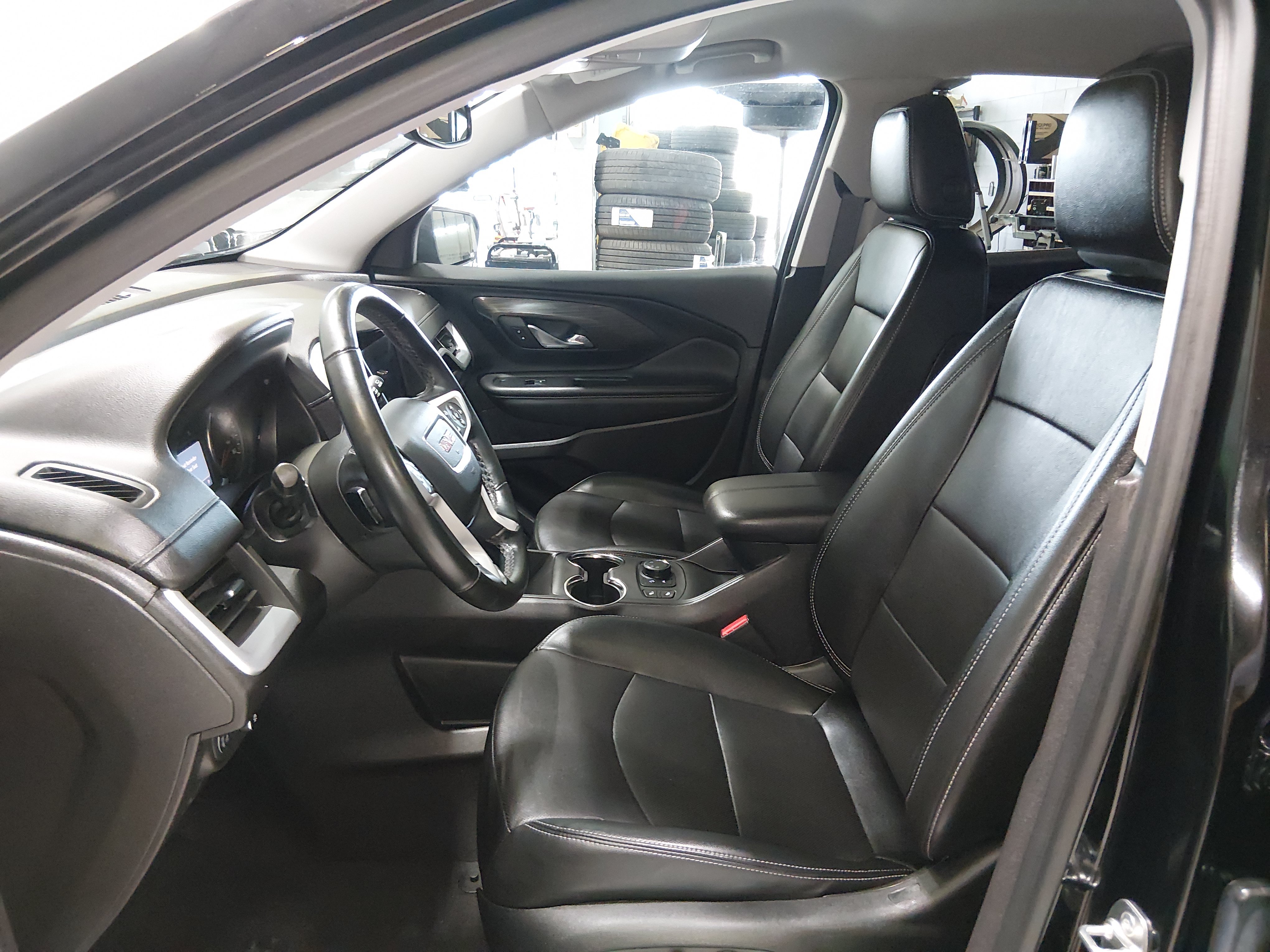 2024 GMC Terrain SLT - Photo 21
