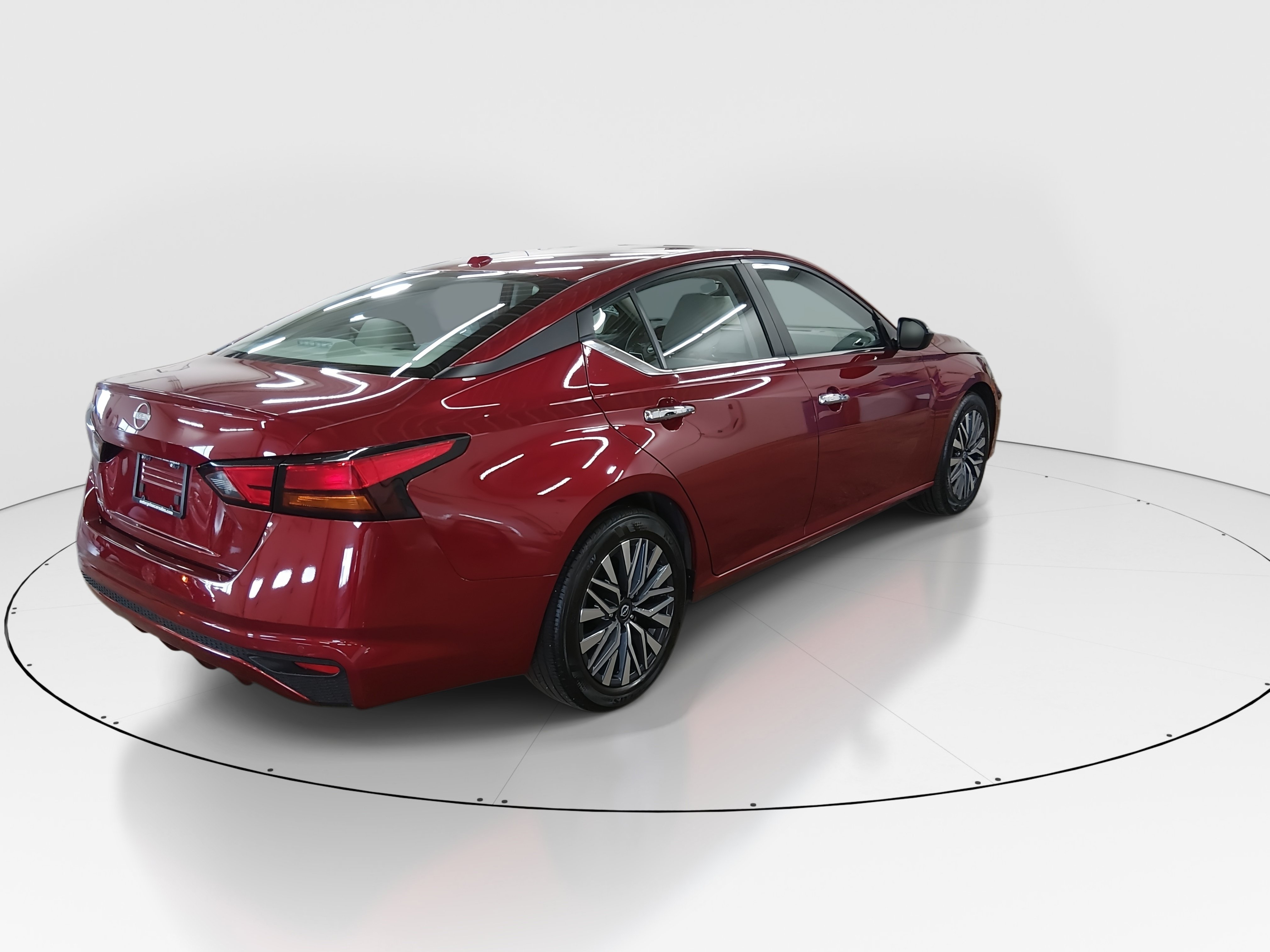 2025 Nissan Altima SV - Photo 7