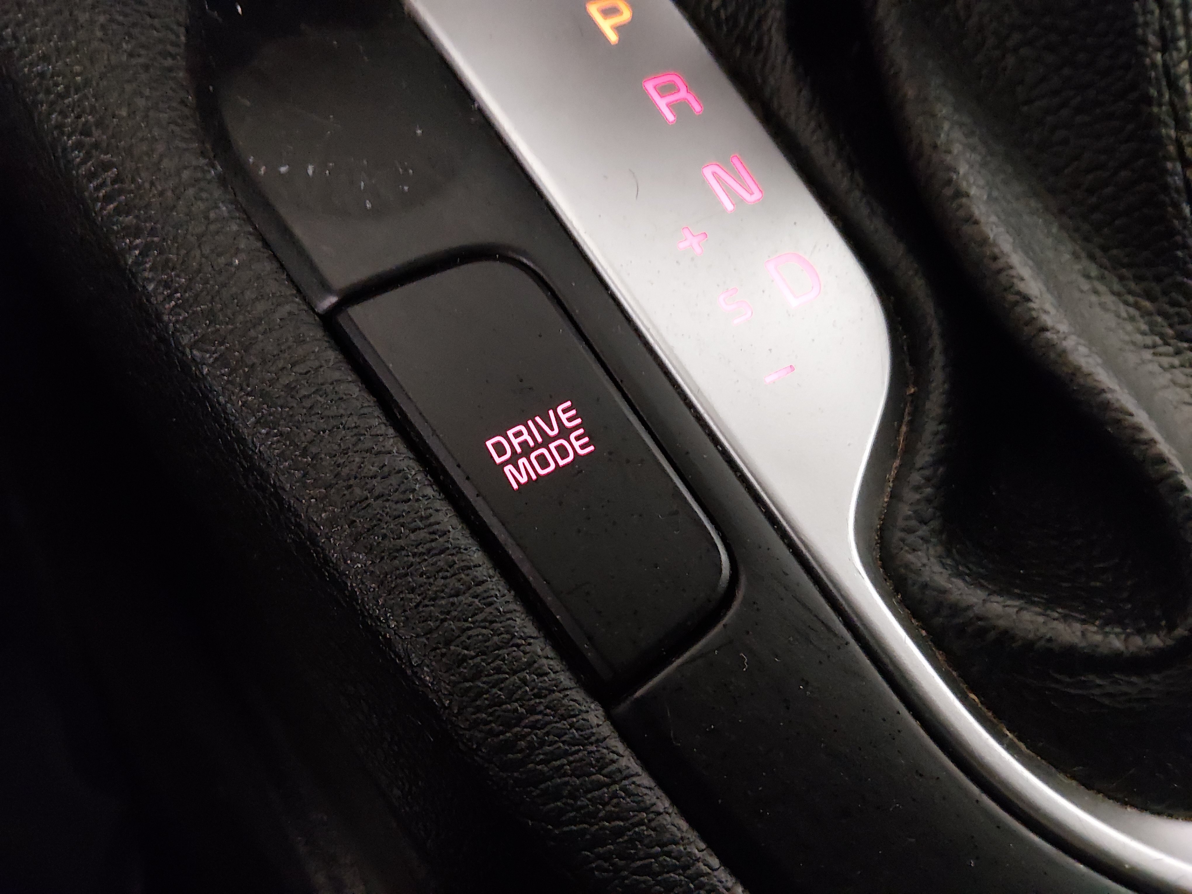 2024 Kia Forte LXS - Photo 17