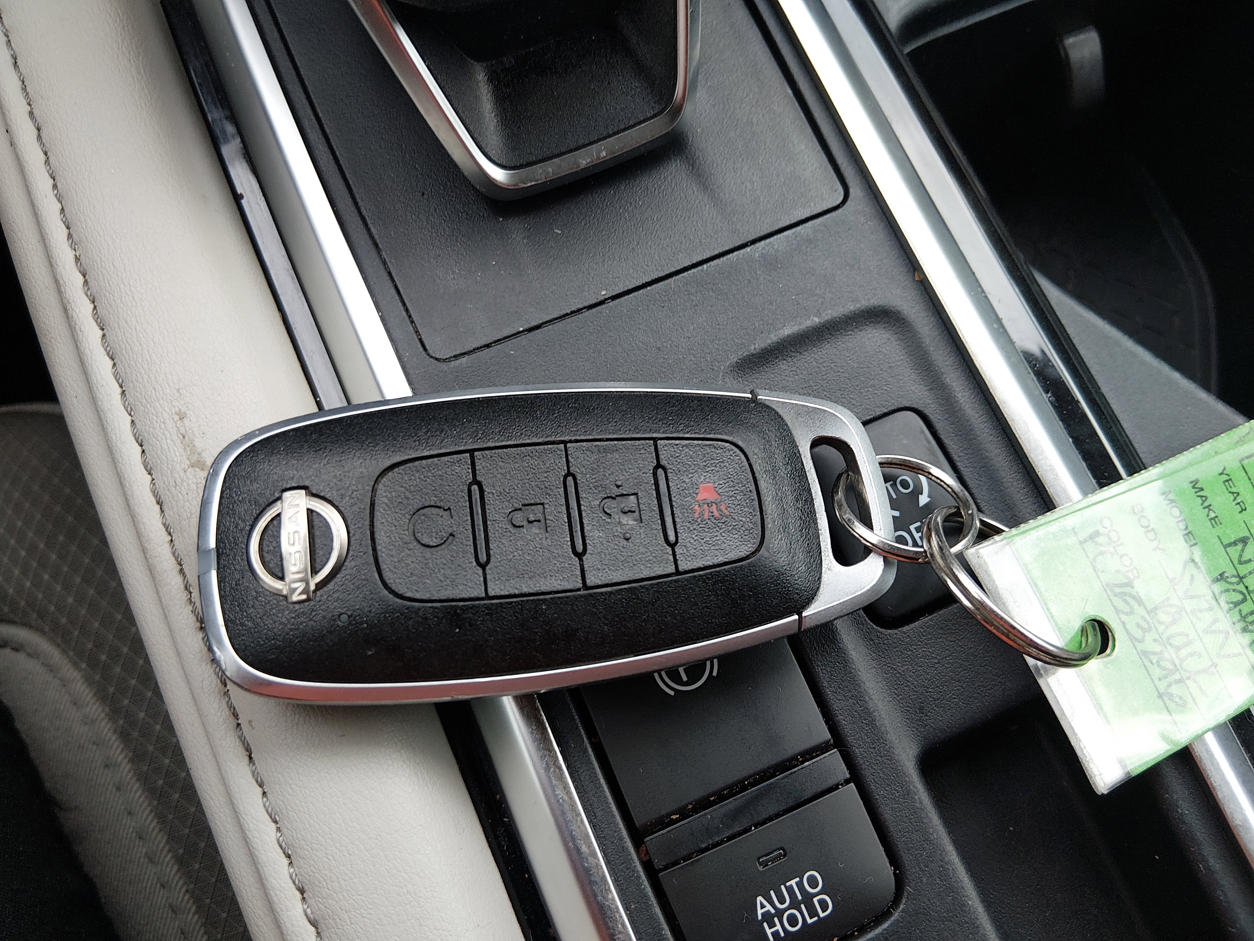 2023 Nissan Pathfinder SV - Photo 15