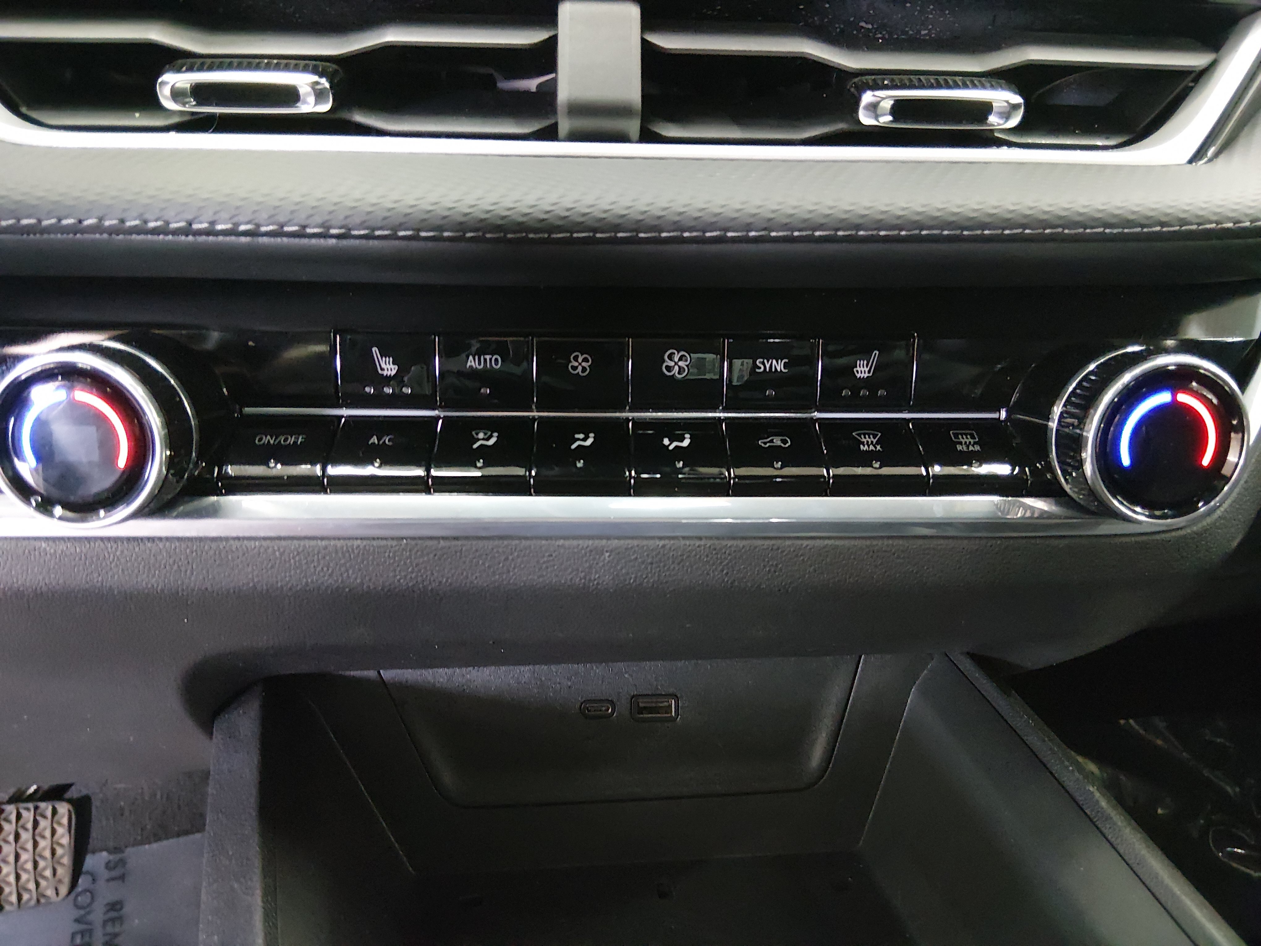 2025 Chevrolet Equinox LT - Photo 17