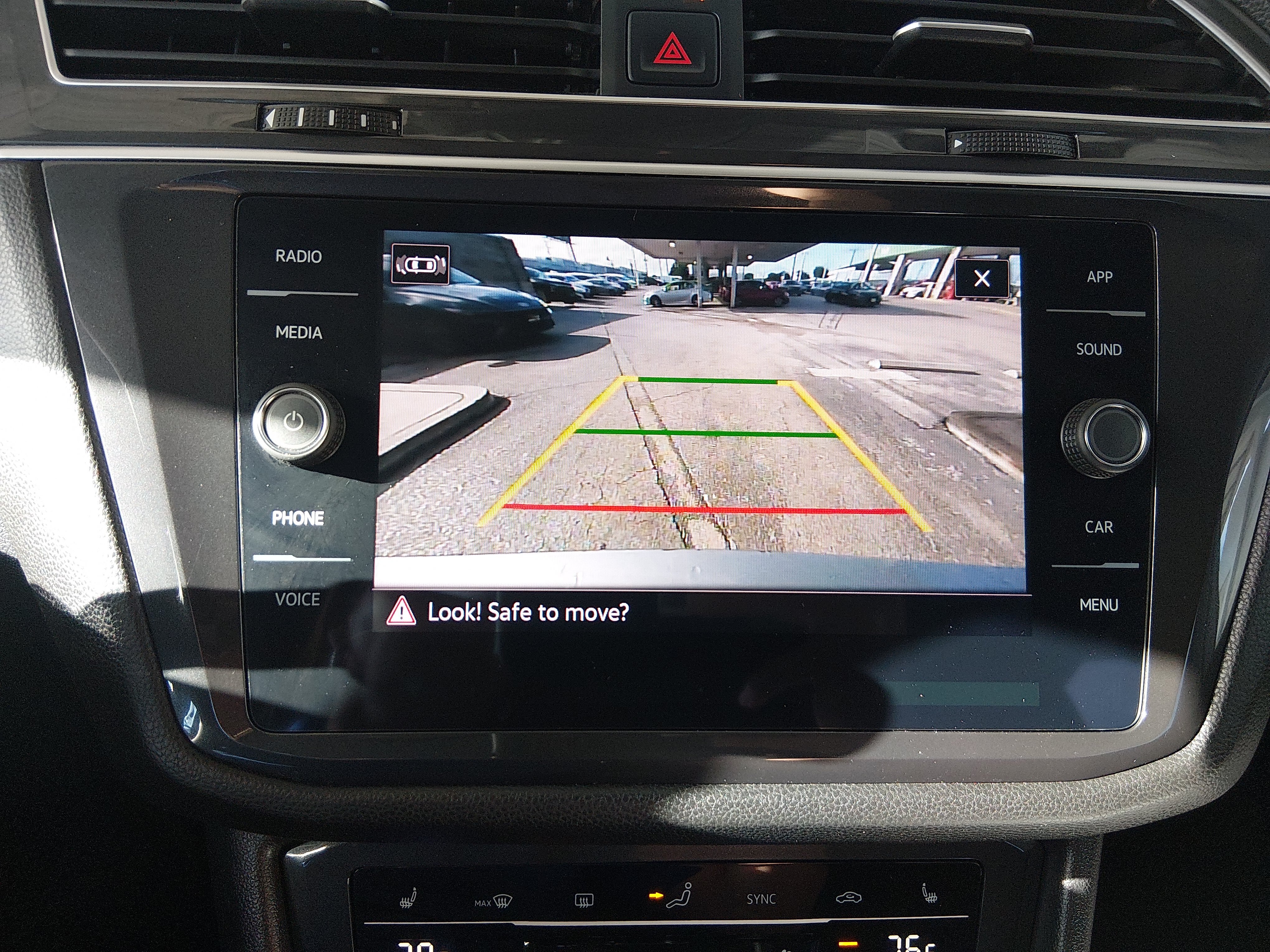 2024 Volkswagen Tiguan SE - Photo 19