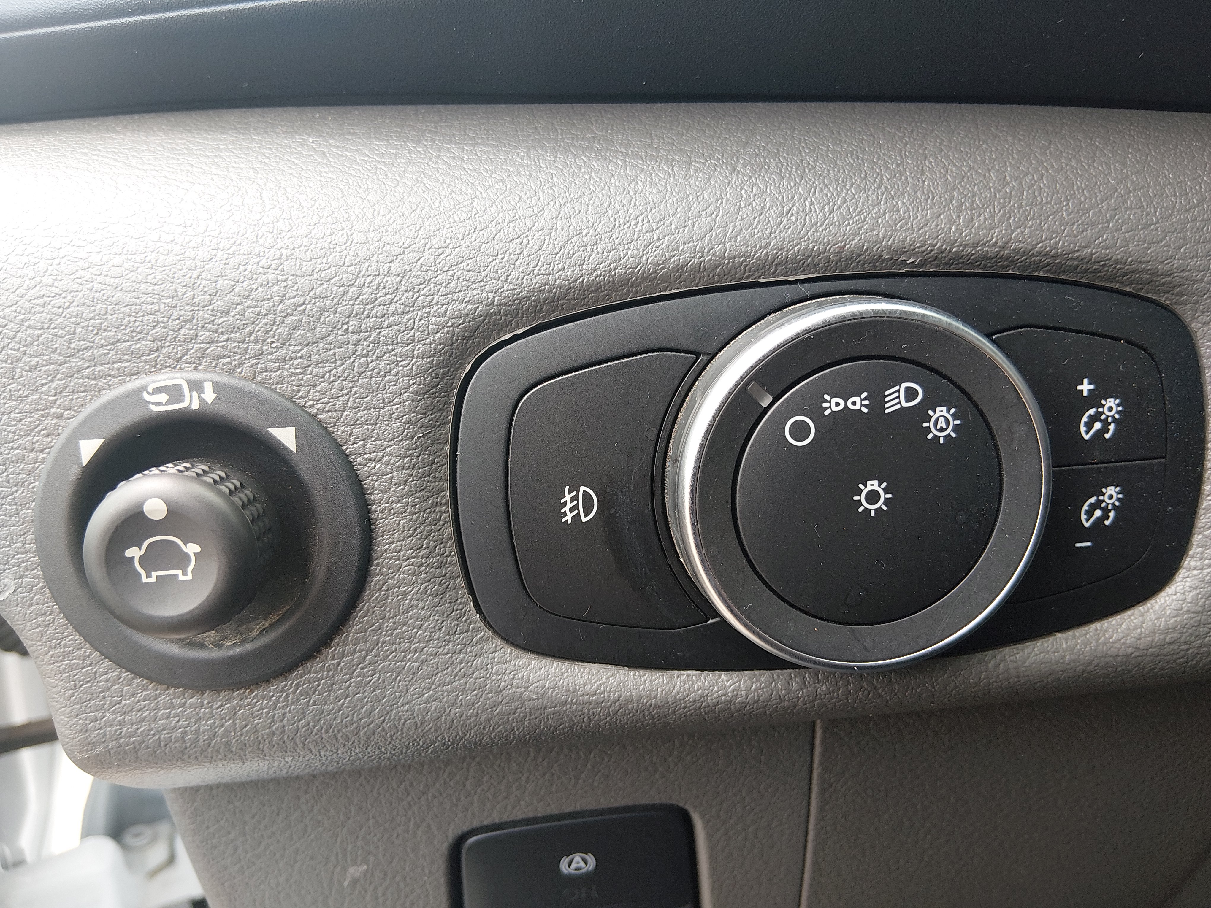 2024 Ford Transit Passenger Van XLT - Photo 13