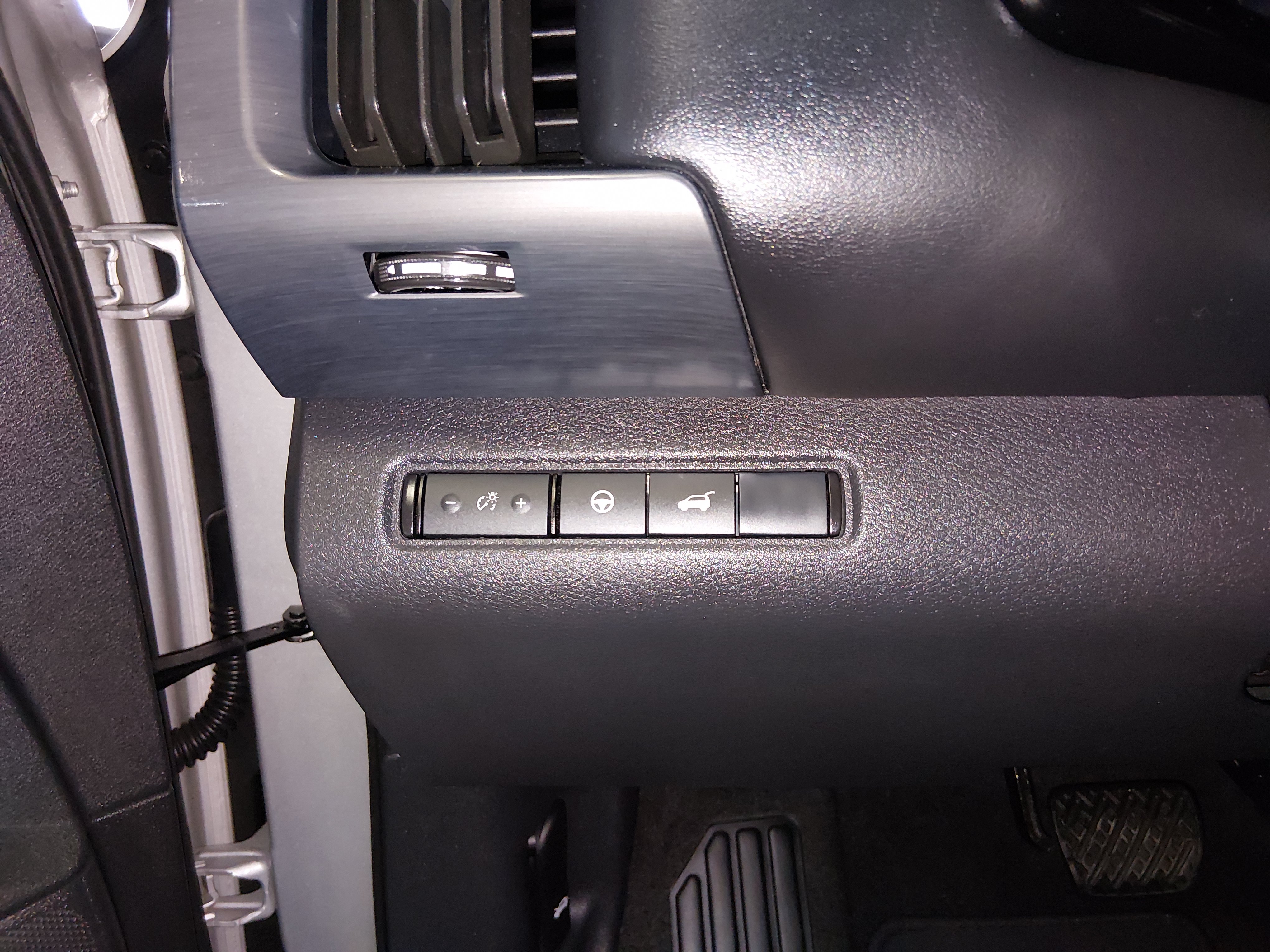 2025 Nissan Pathfinder SL - Photo 13