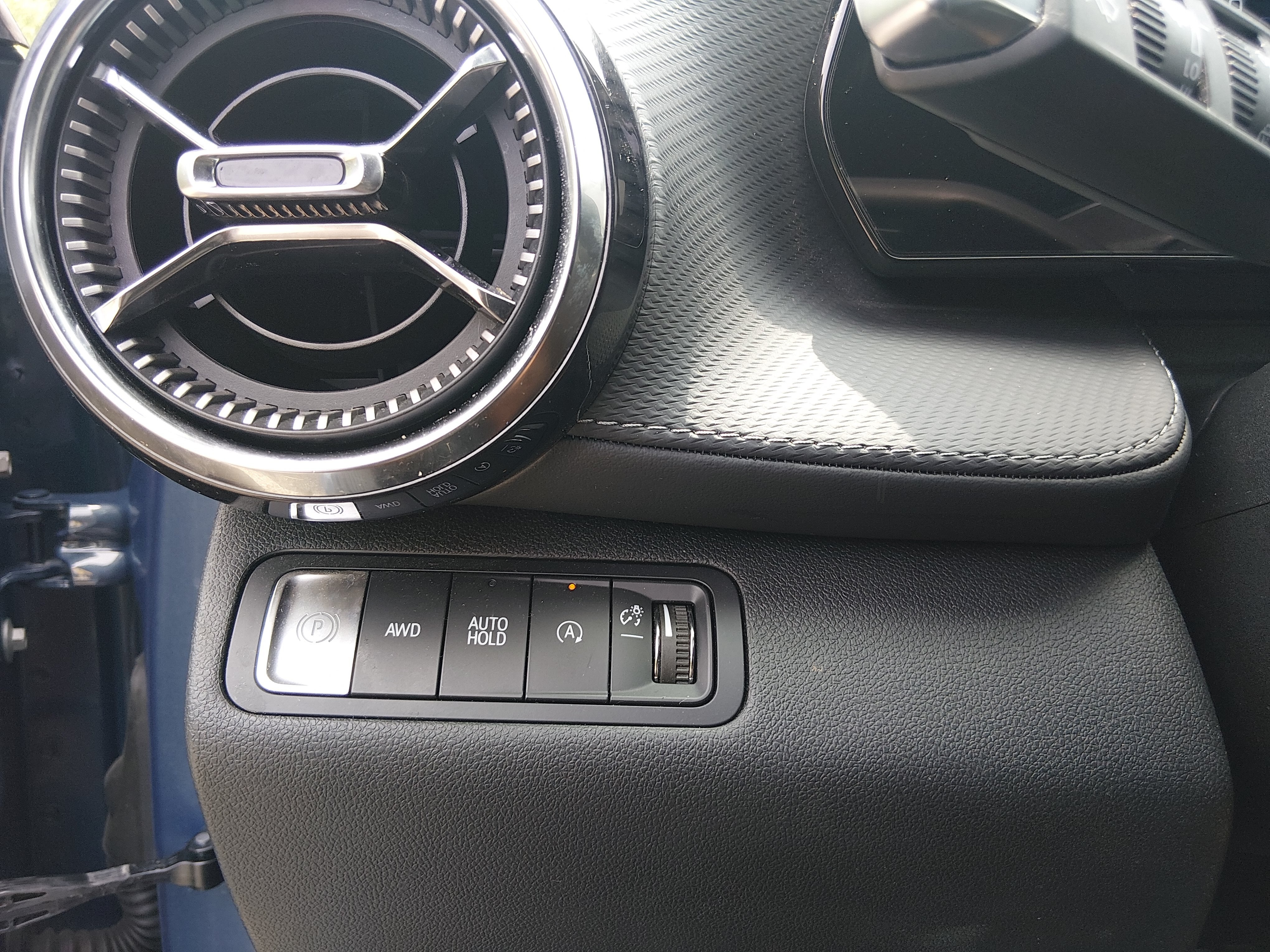 2025 Chevrolet Equinox LT - Photo 12
