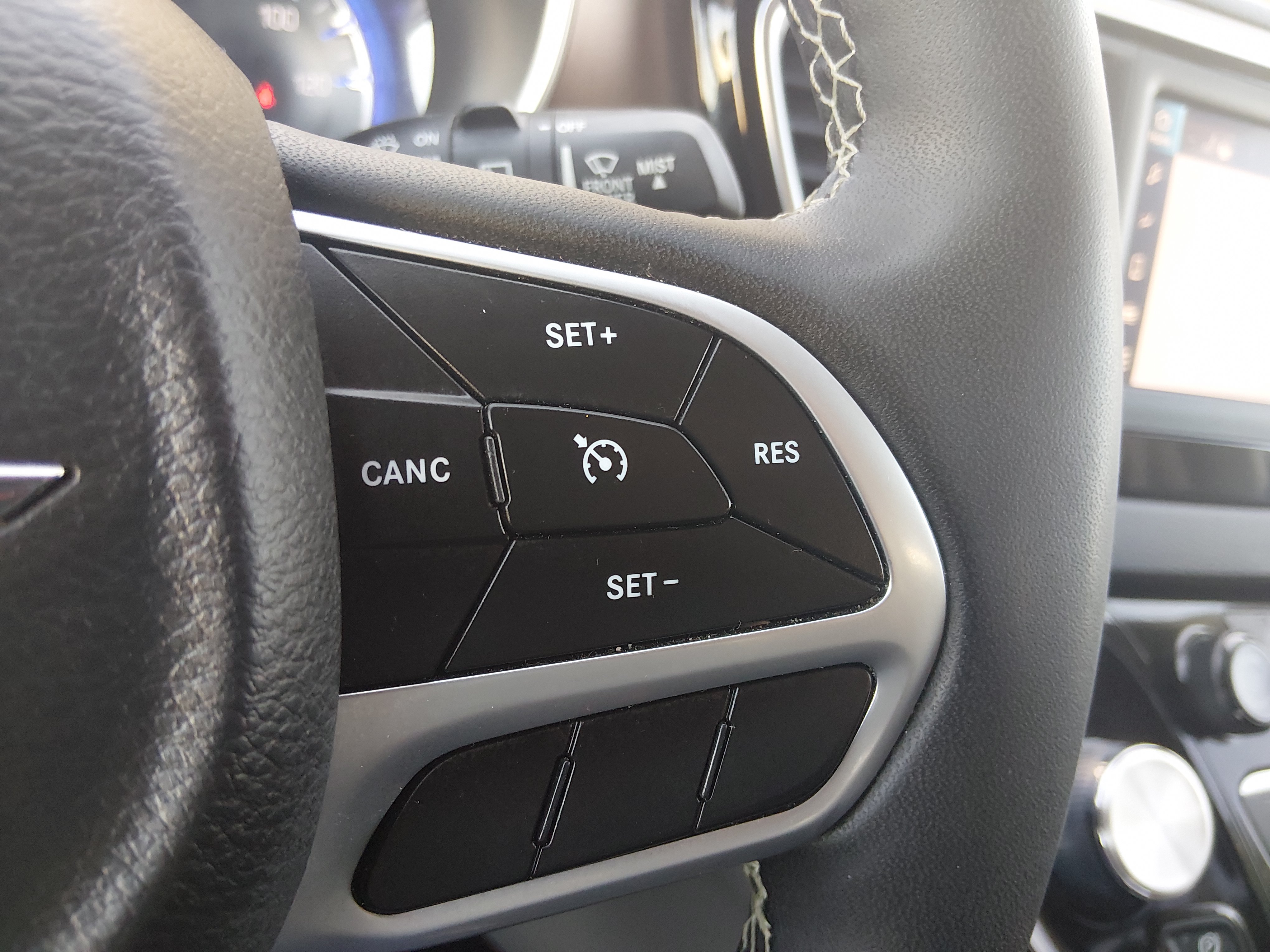 2023 Chrysler Voyager LX - Photo 12