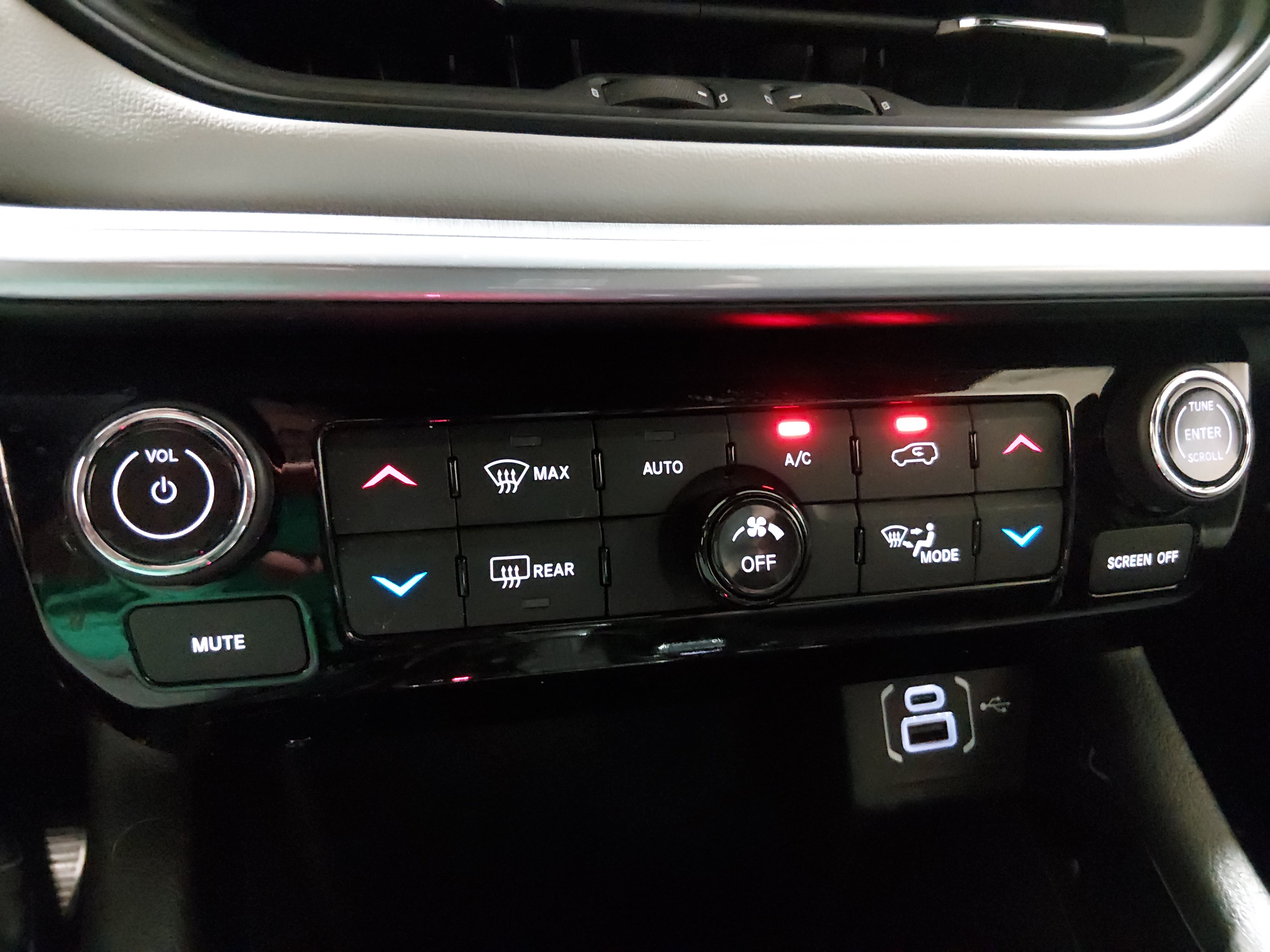 2025 Jeep Compass Limited - Photo 18