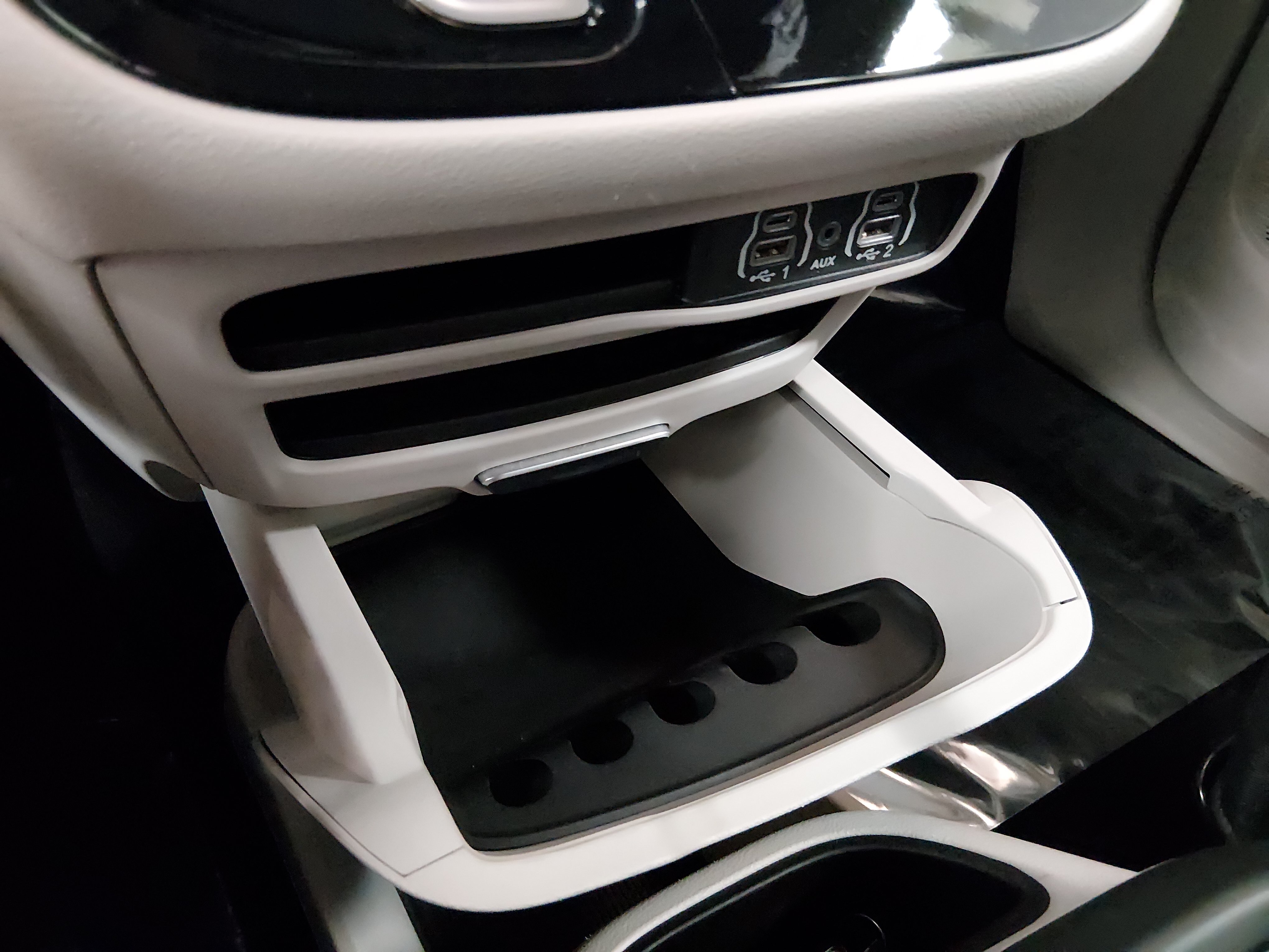 2024 Chrysler Pacifica Touring L - Photo 20